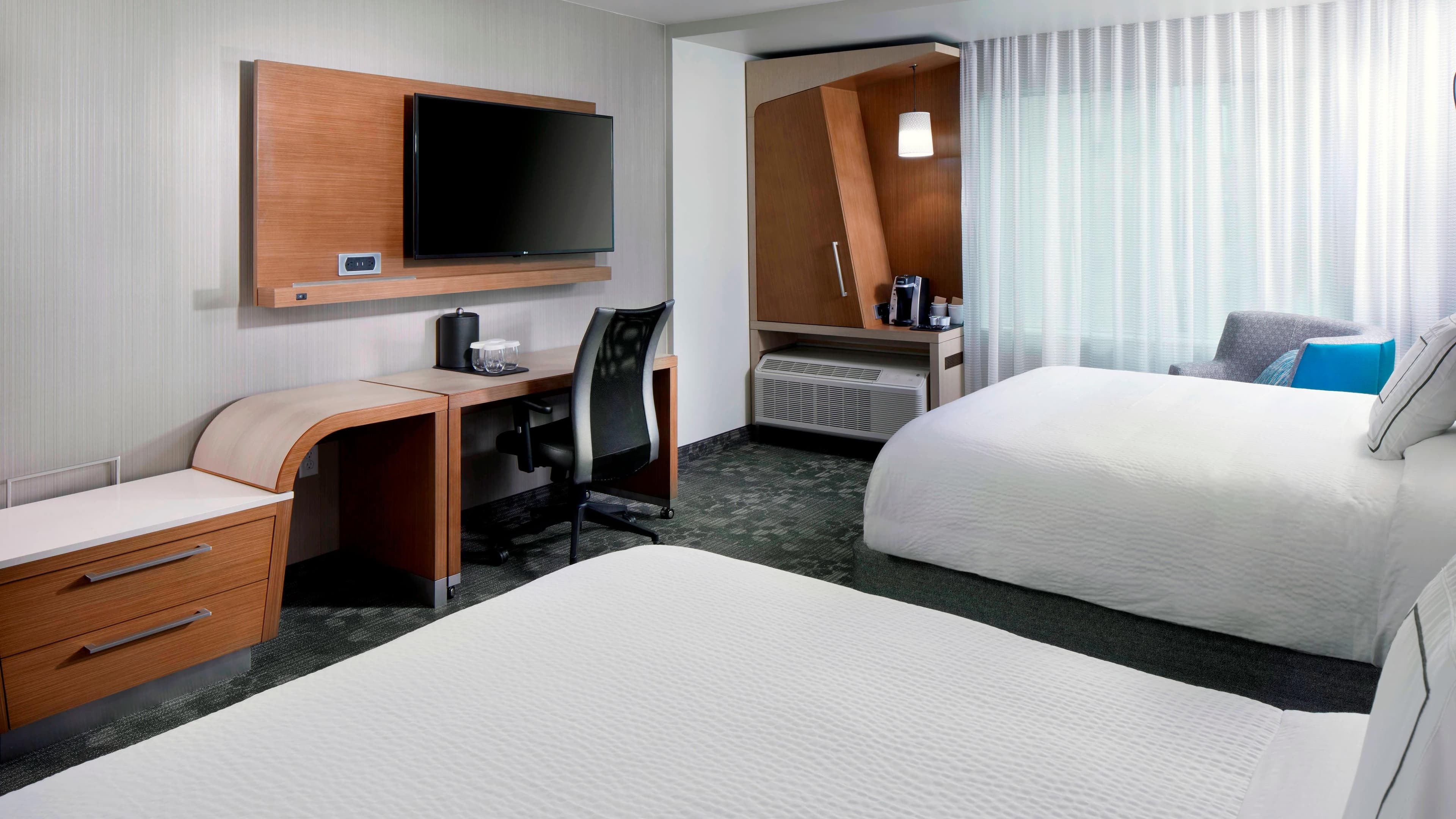 Courtyard Houston Intercontinental Airport — 10