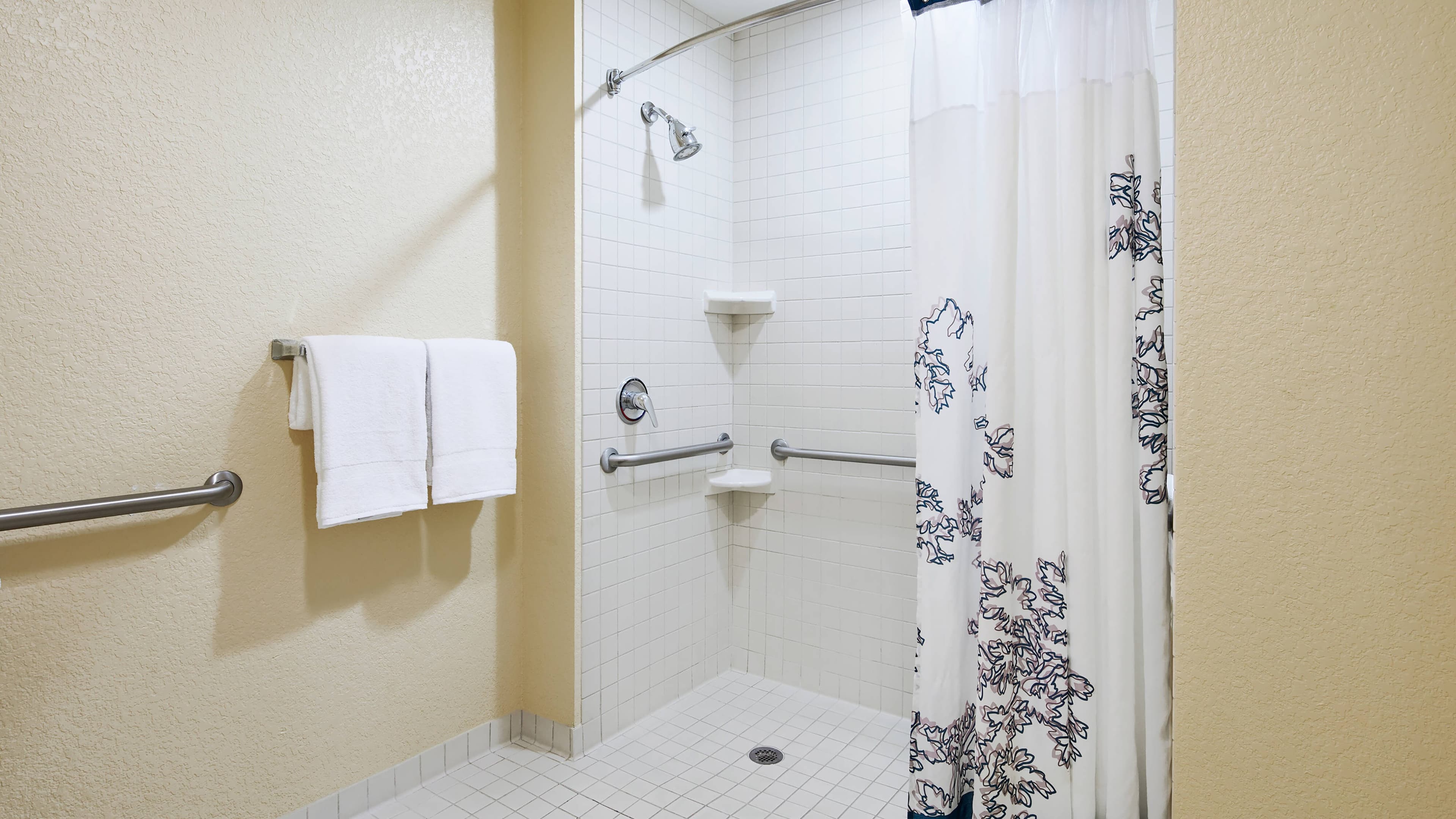 King Studio Suite - Image 5