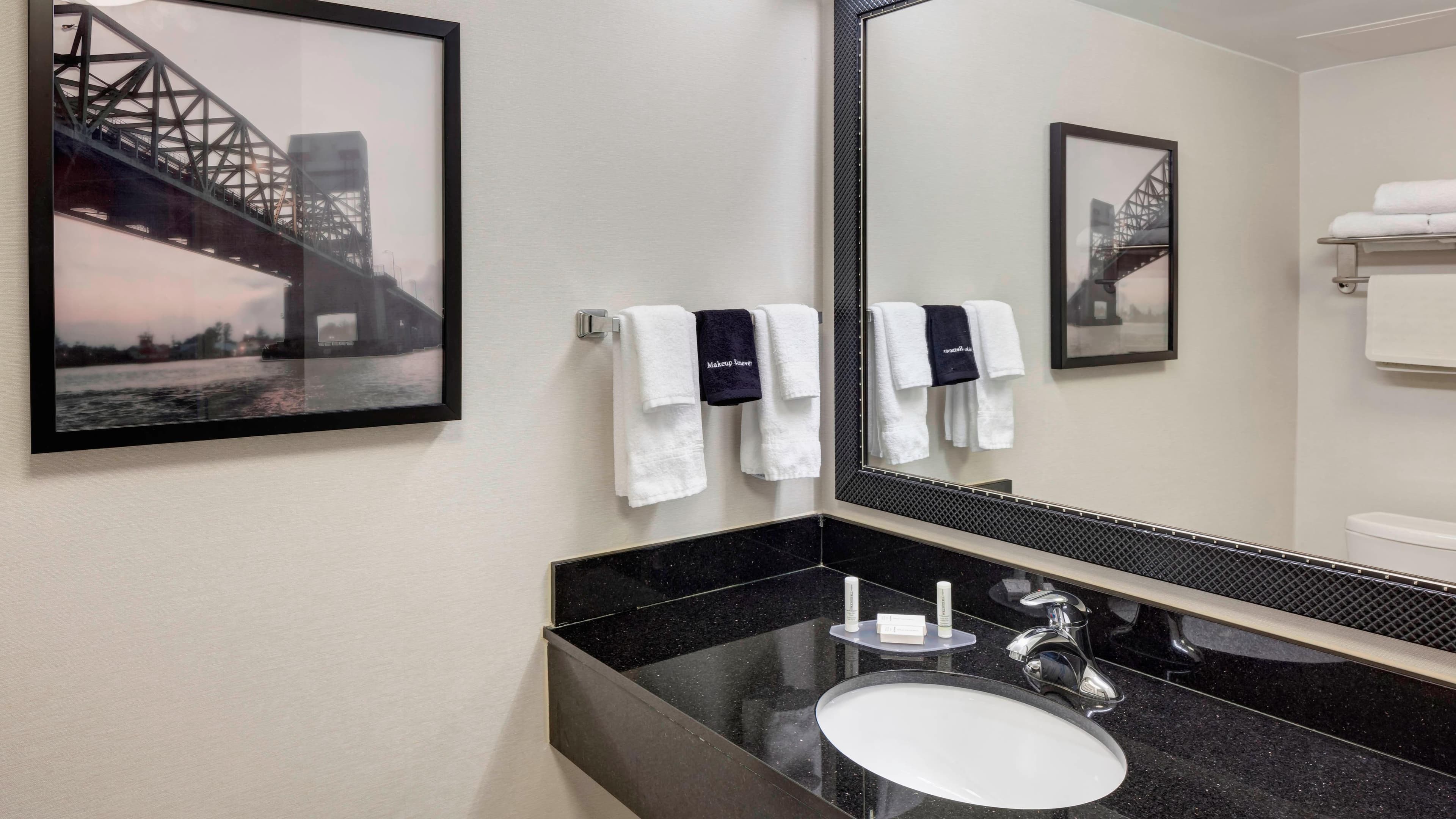 Fairfield Inn & Suites Wilmington/Wrightsville Beach - Image 4