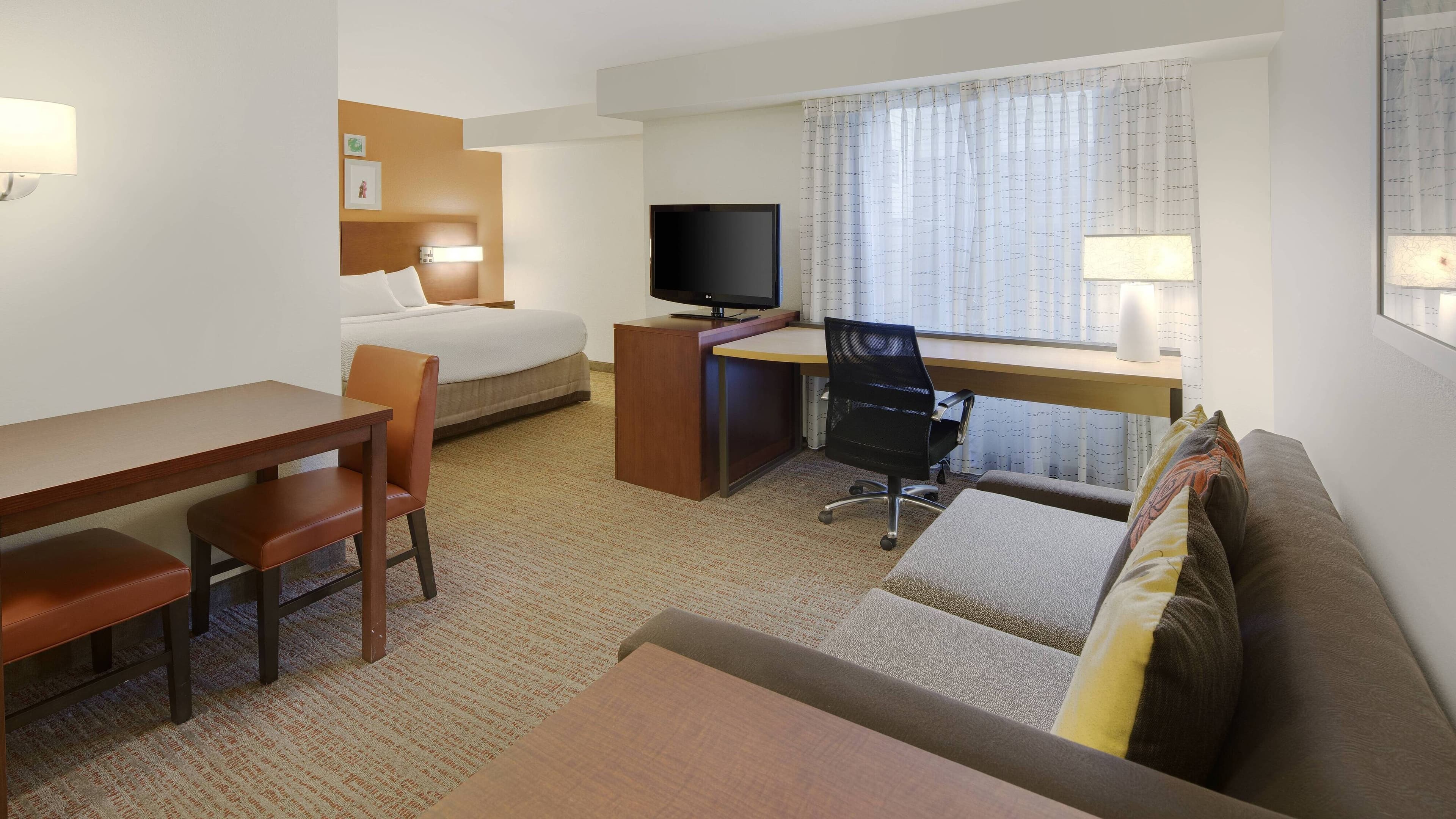 Crowne Plaza Indianapolis-Airport — 21