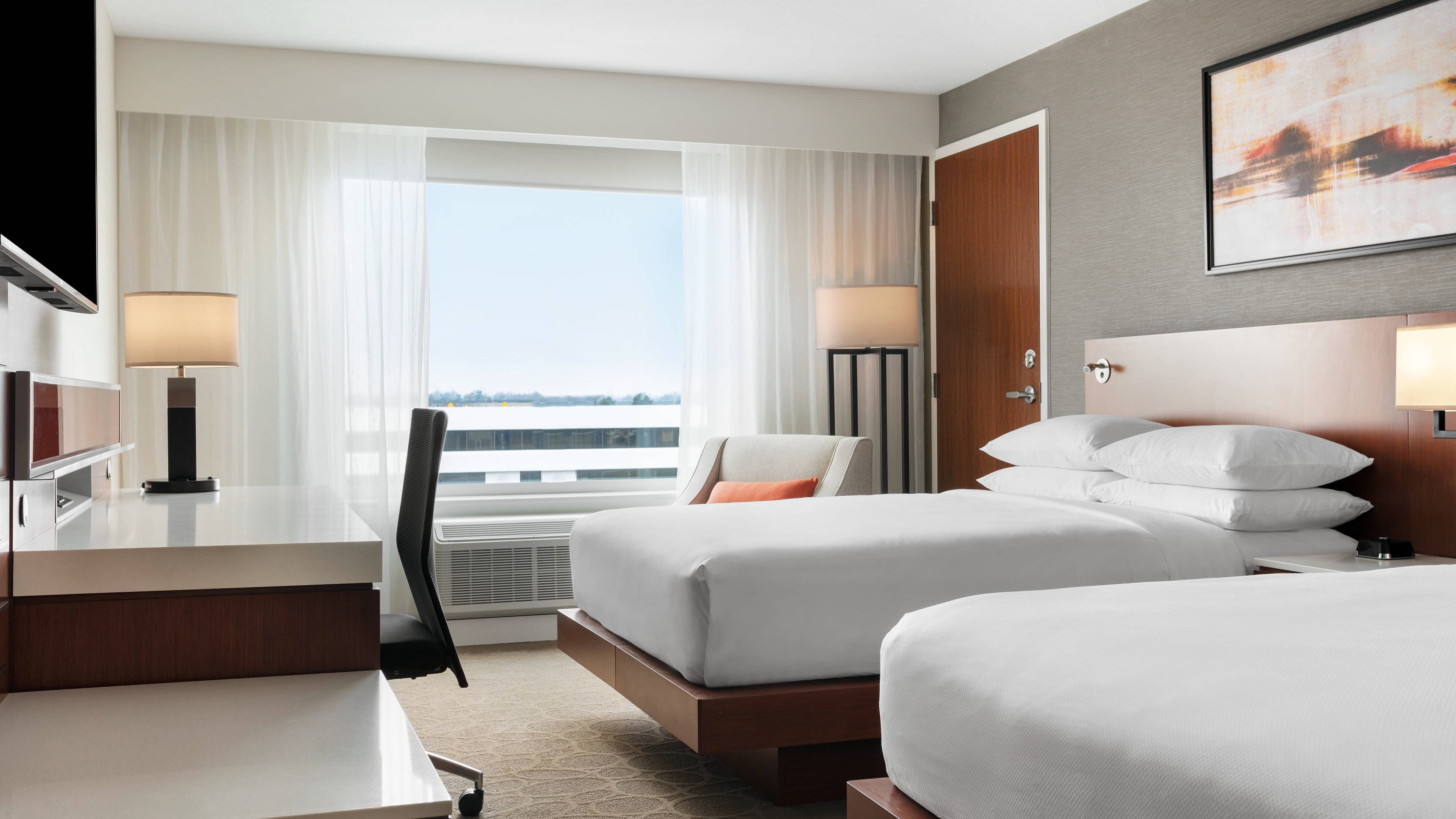 Delta Hotels Indianapolis Airport — 14