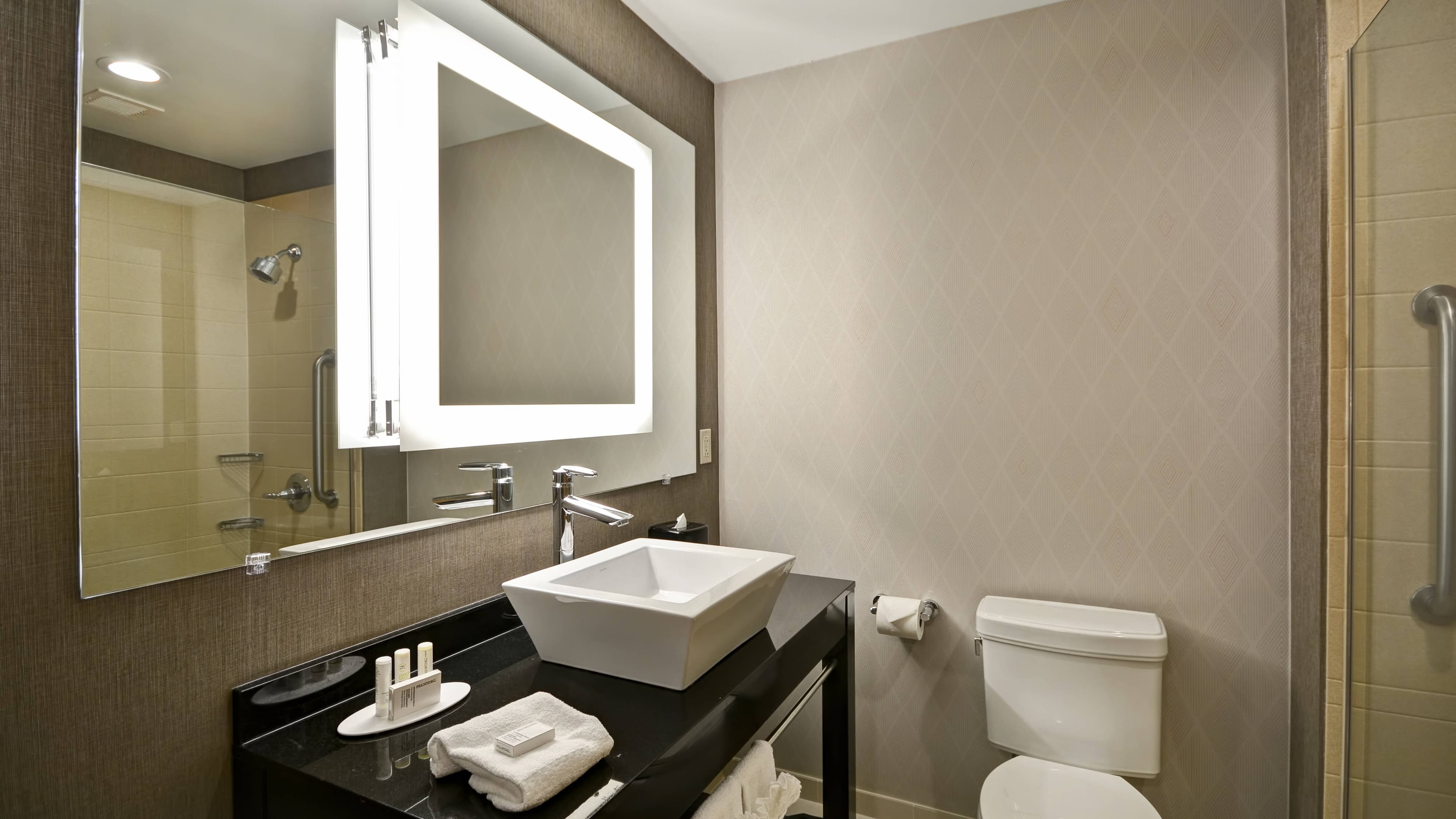 Suite - Image 7