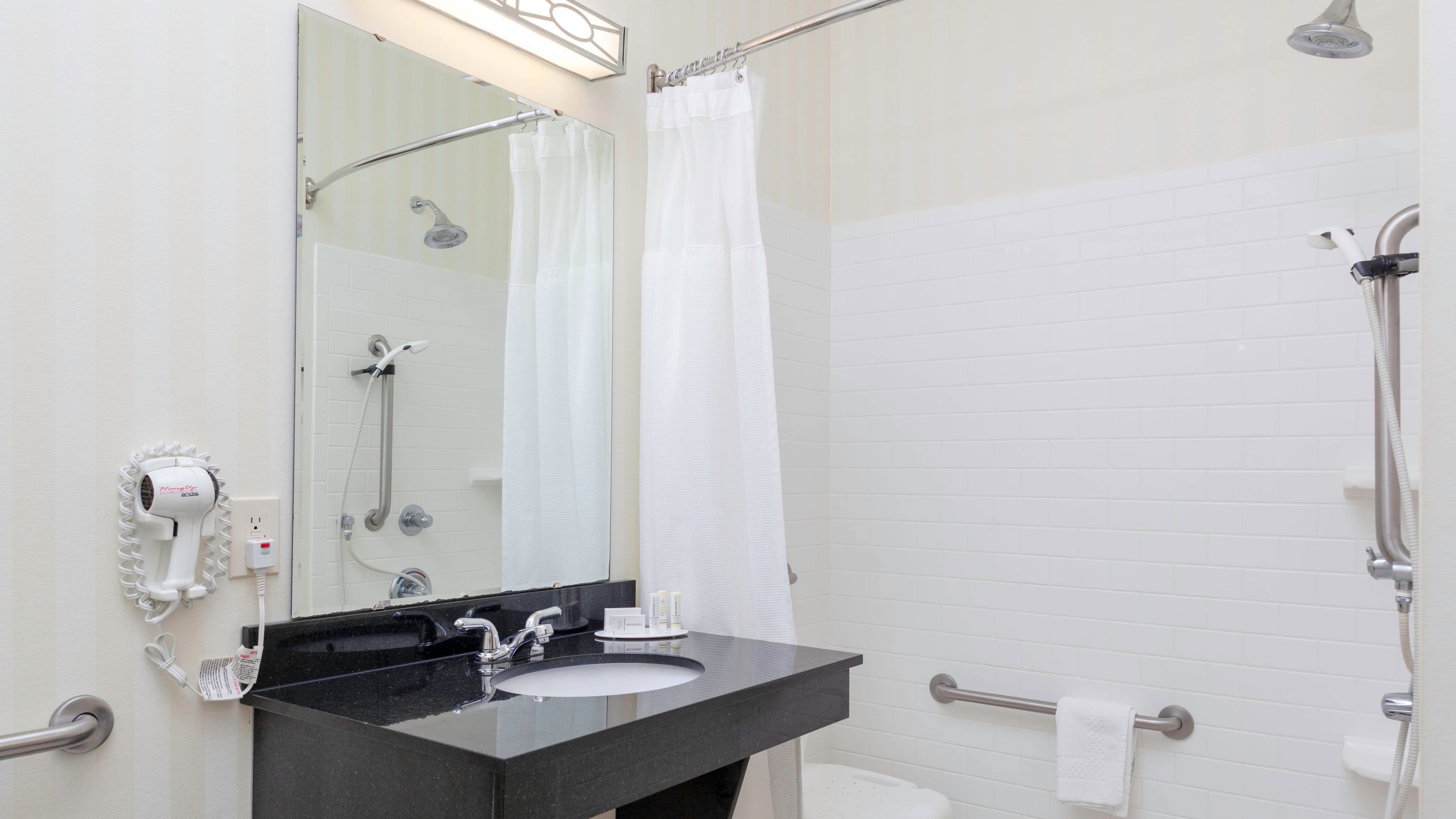 Fairfield Inn & Suites Seymour - Image 4