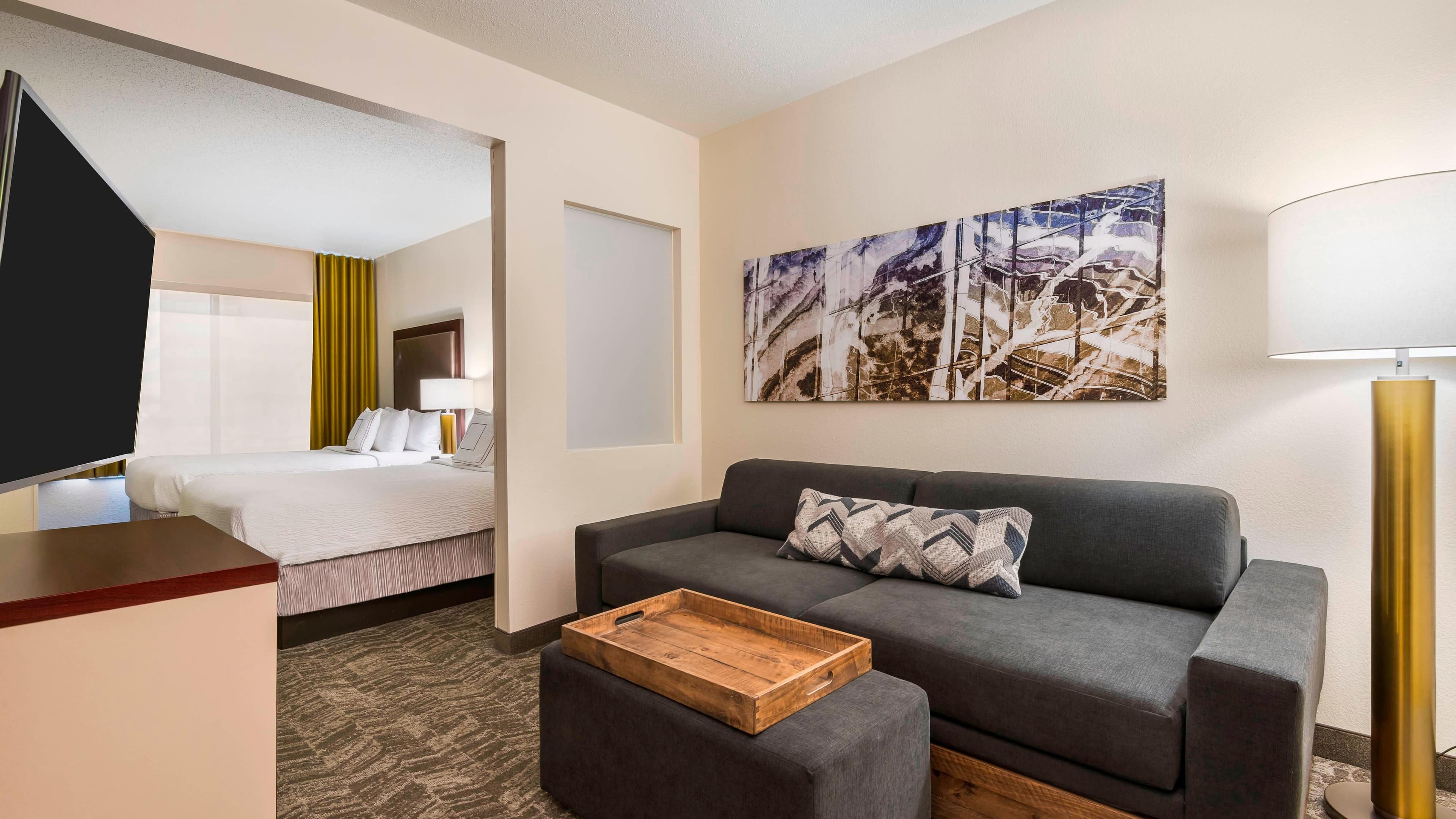 Holiday Inn Express & Suites Shelbyville Indianapolis - Image 5