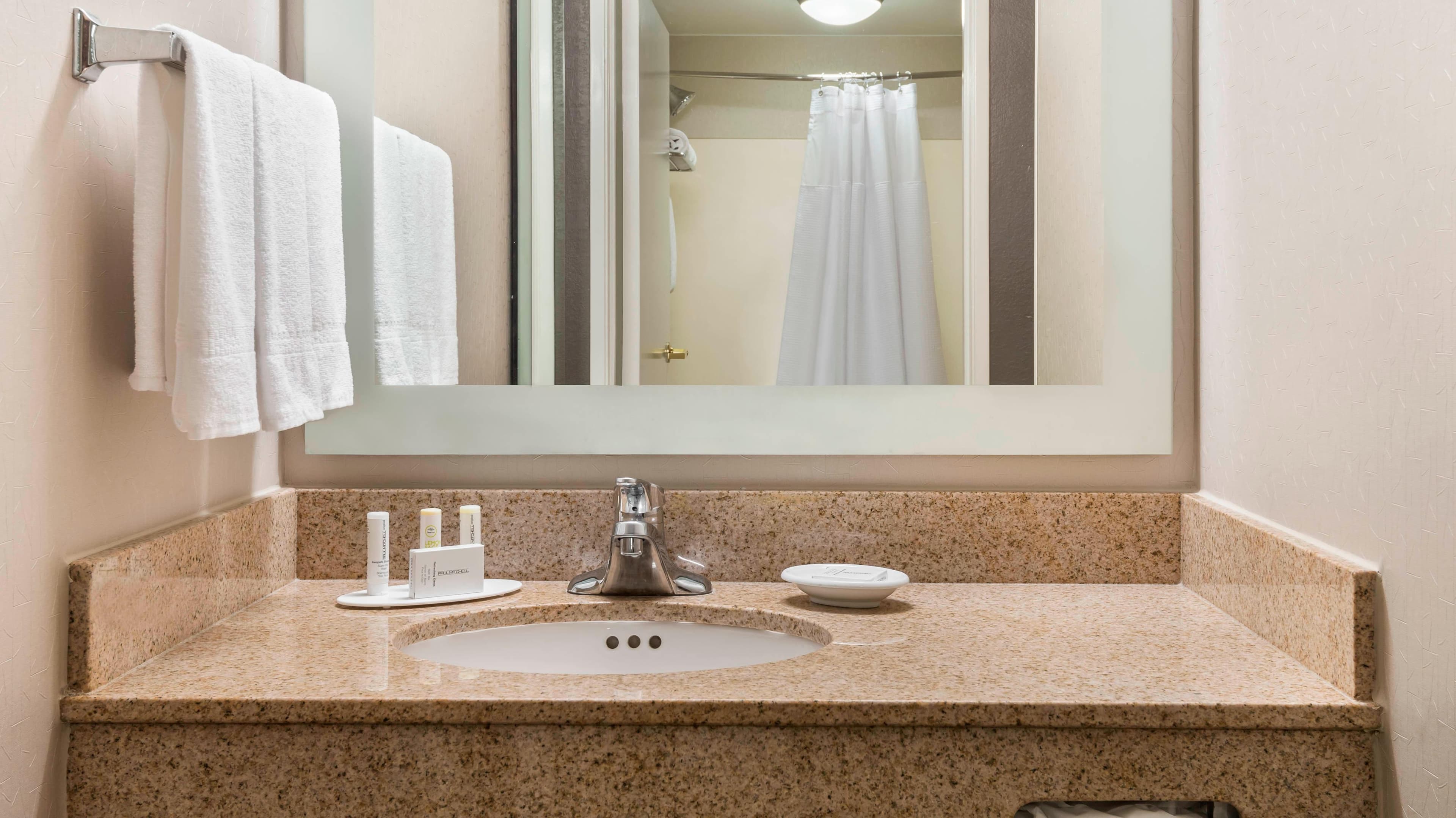 Holiday Inn Express & Suites Shelbyville Indianapolis — 7