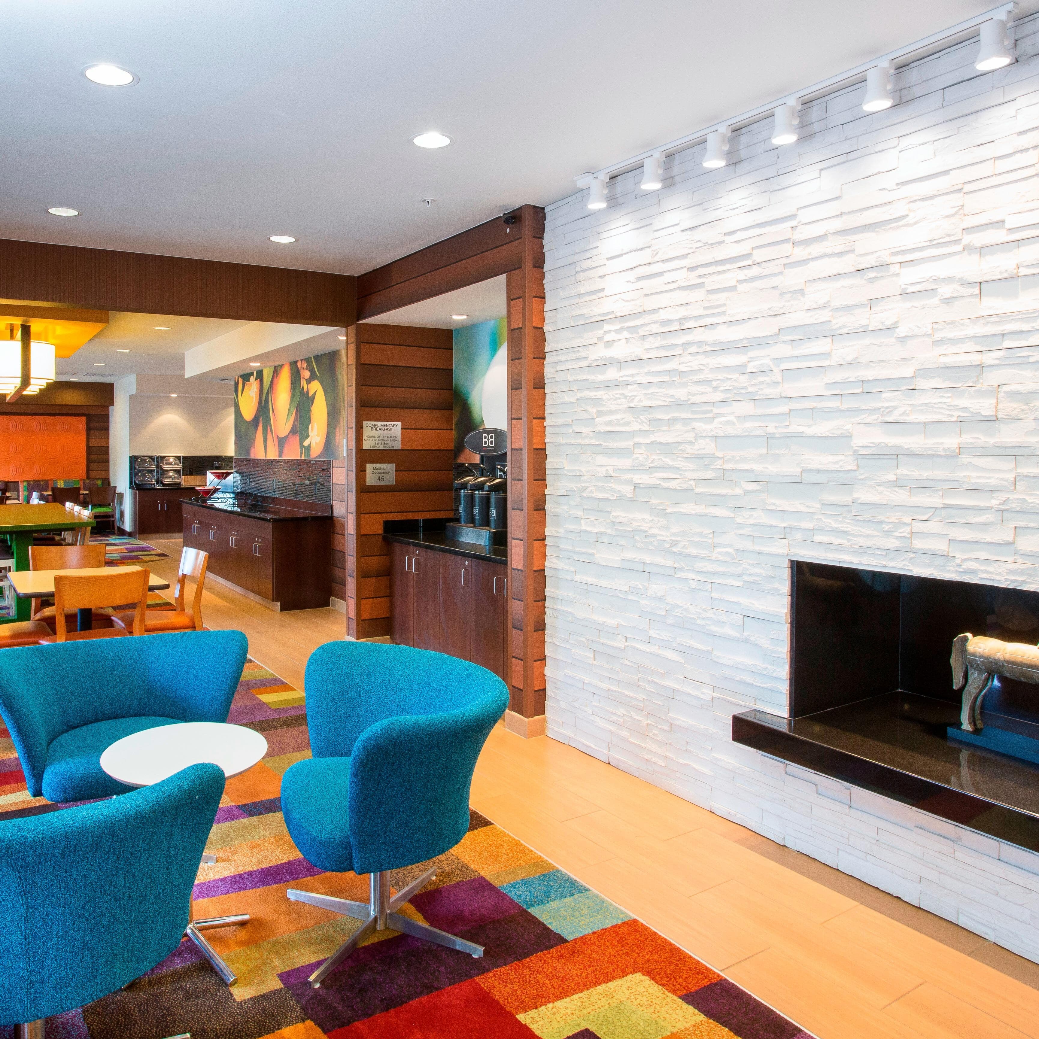 Fairfield Inn & Suites Terre Haute - Image 1