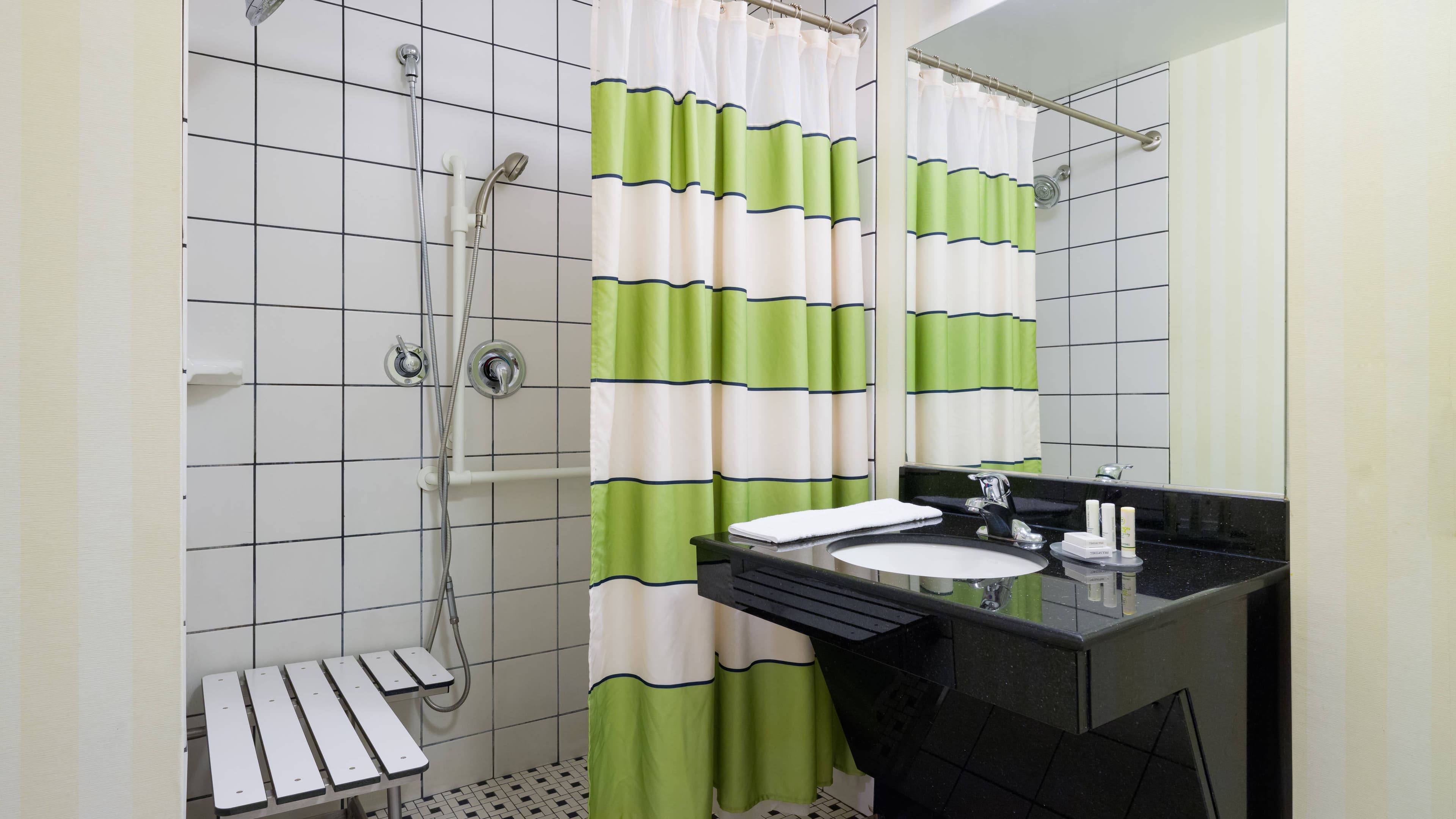 Fairfield Inn & Suites Lock Haven - Image 5