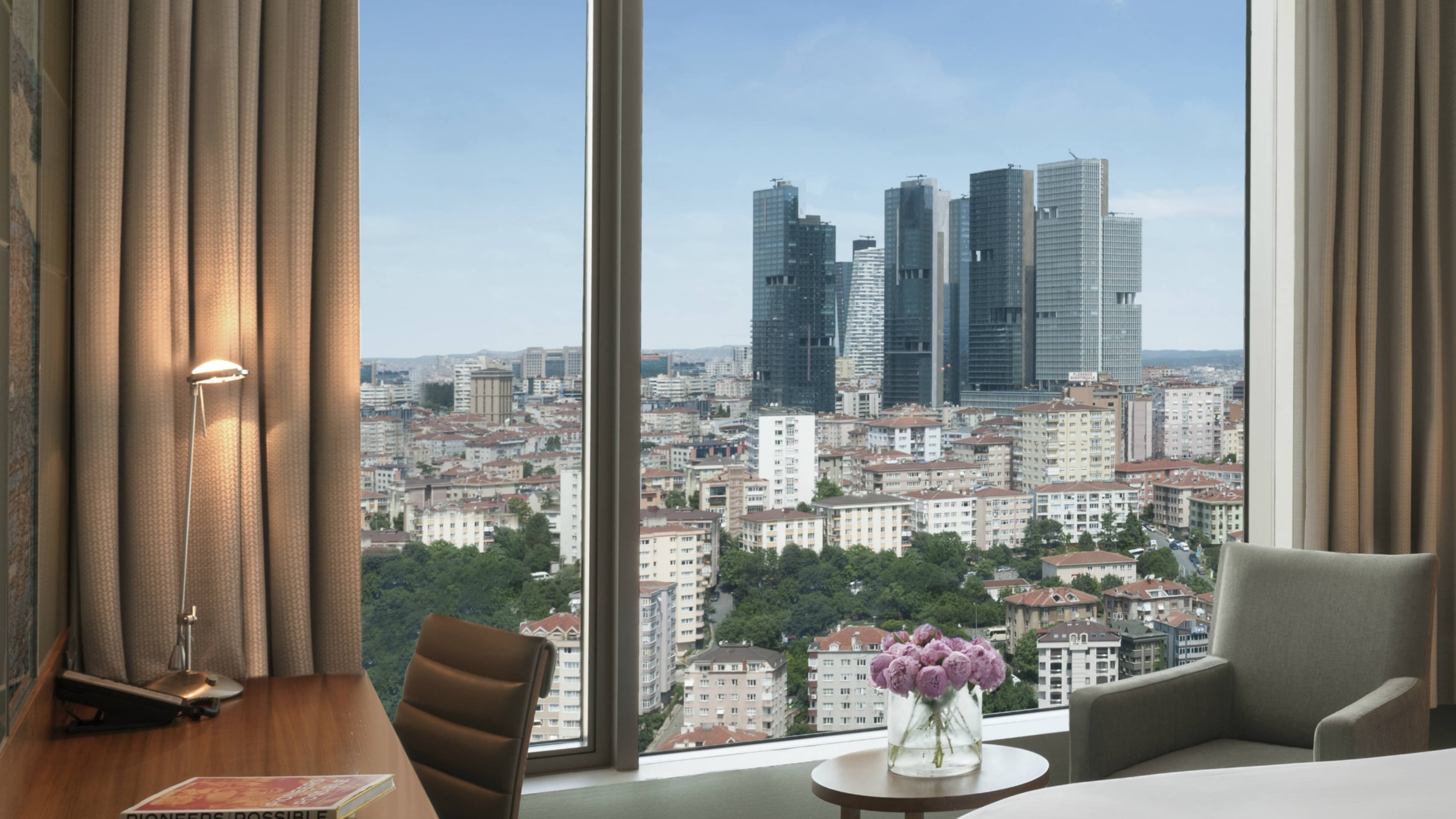 Deluxe City View - Image 3