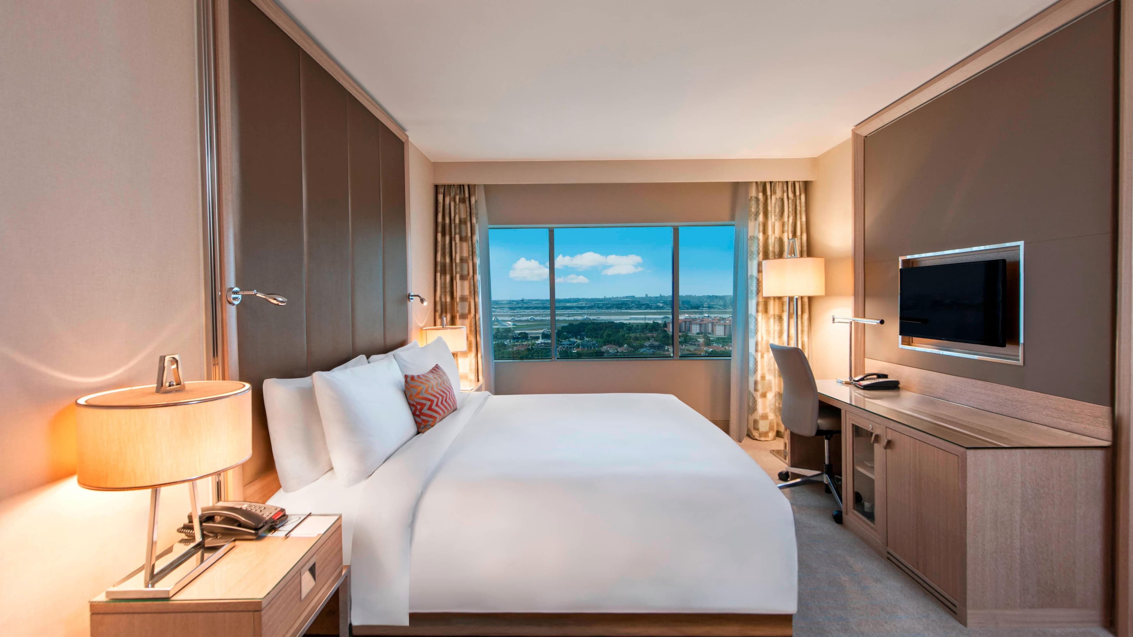 Renaissance Polat Istanbul Hotel - Image 2