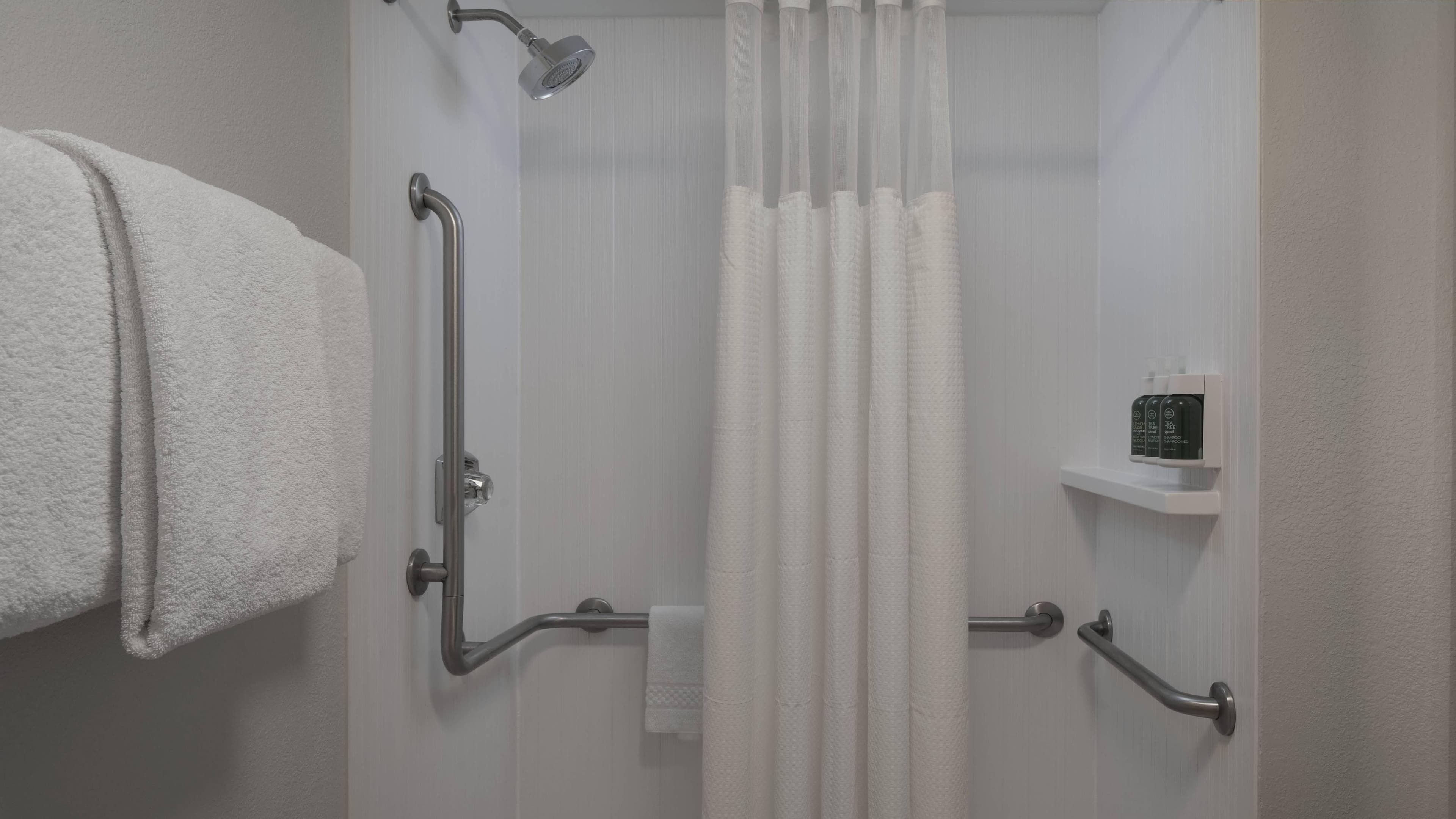 Holiday Inn Express & Suites Jacksonville - MacClenny I-10 — 7