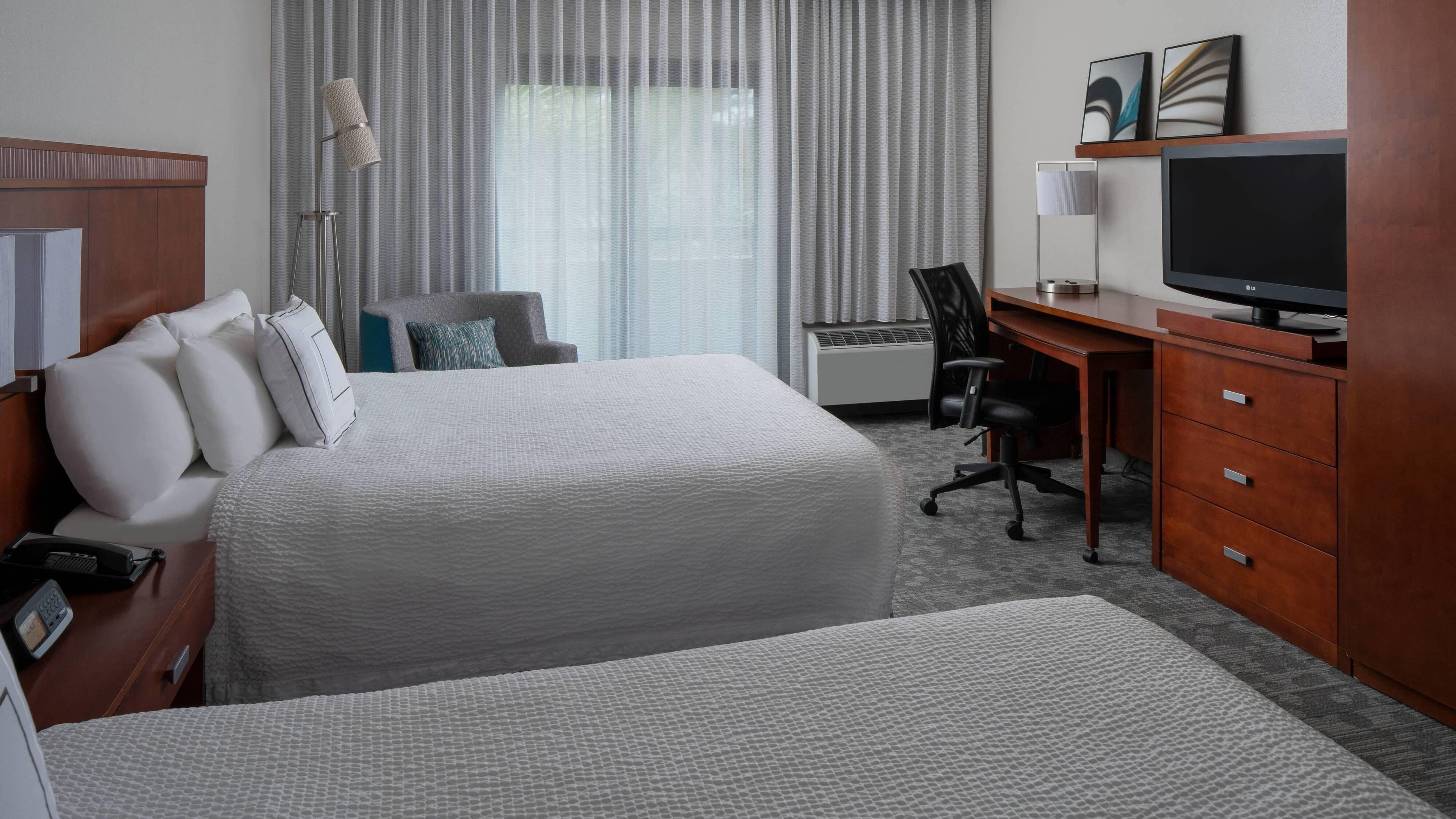 Holiday Inn Express & Suites Jacksonville - MacClenny I-10 — 24