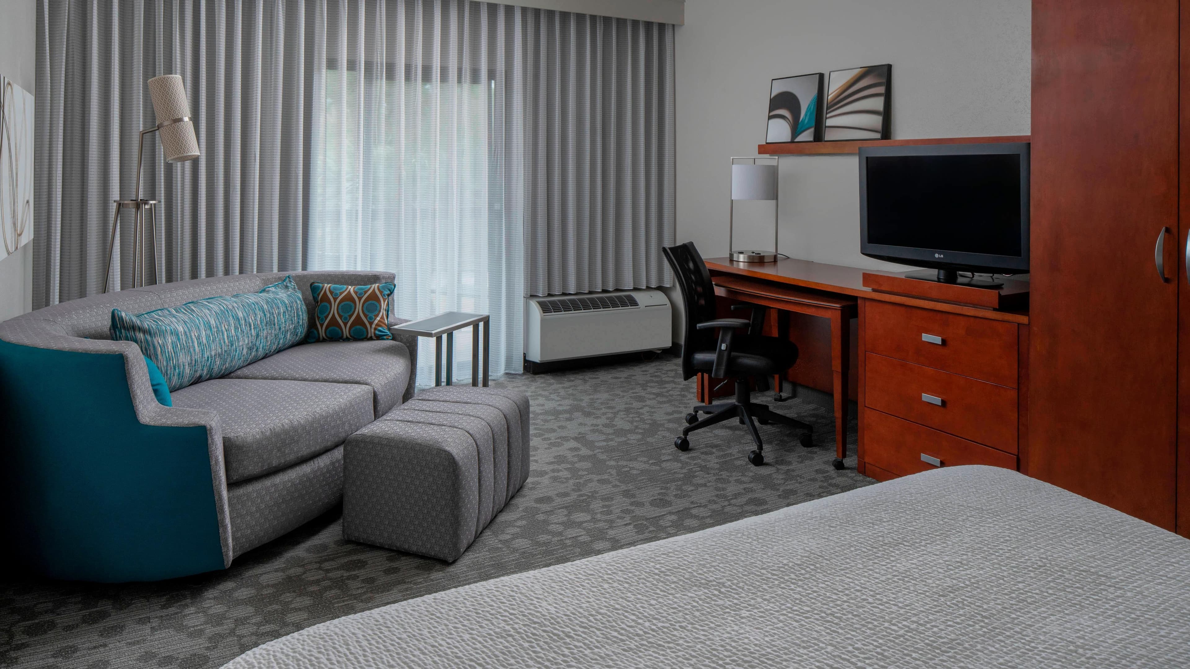 Holiday Inn Express & Suites Jacksonville - MacClenny I-10 — 11