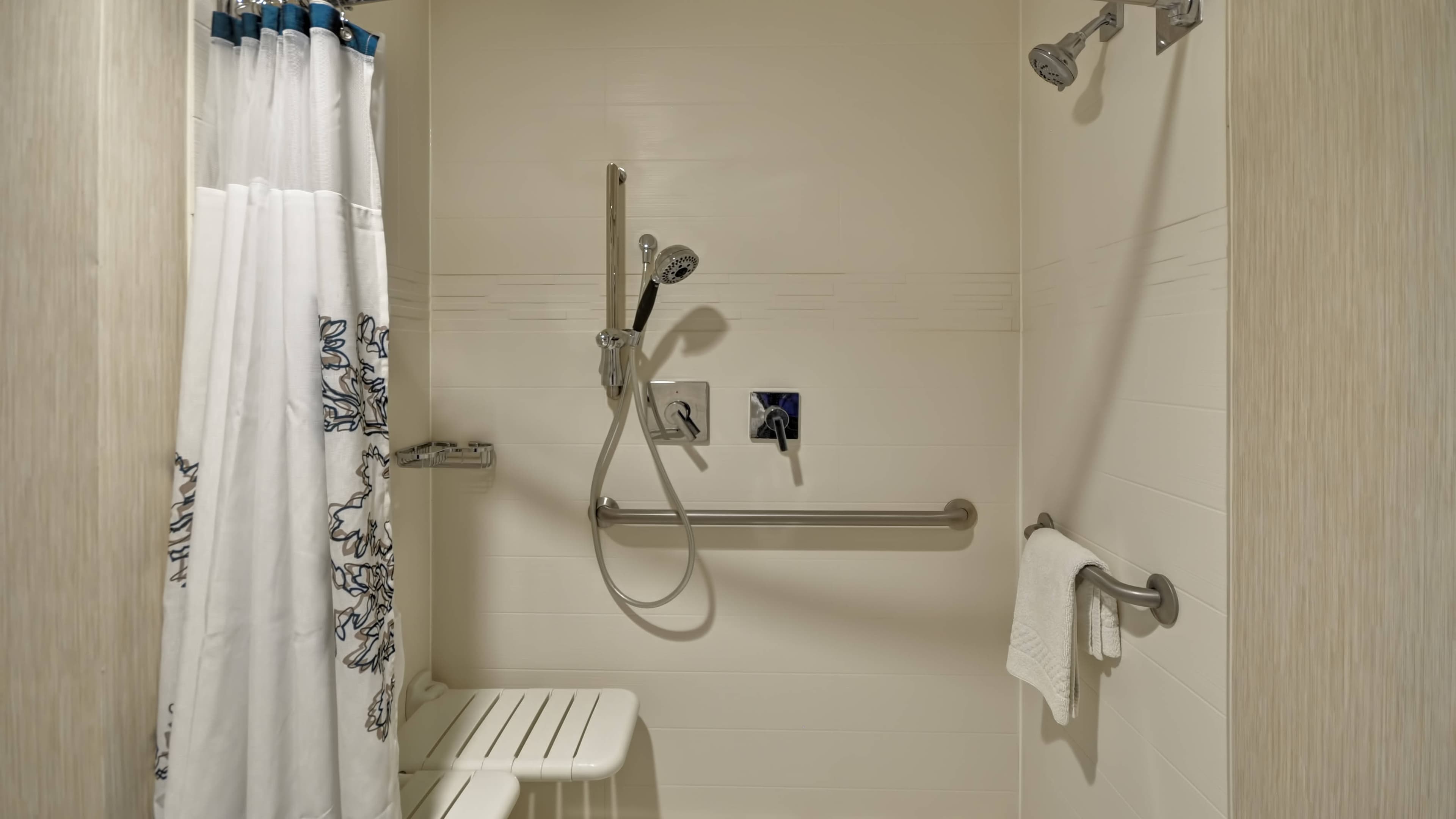 1 Bedroom 2 room Suite - Image 8