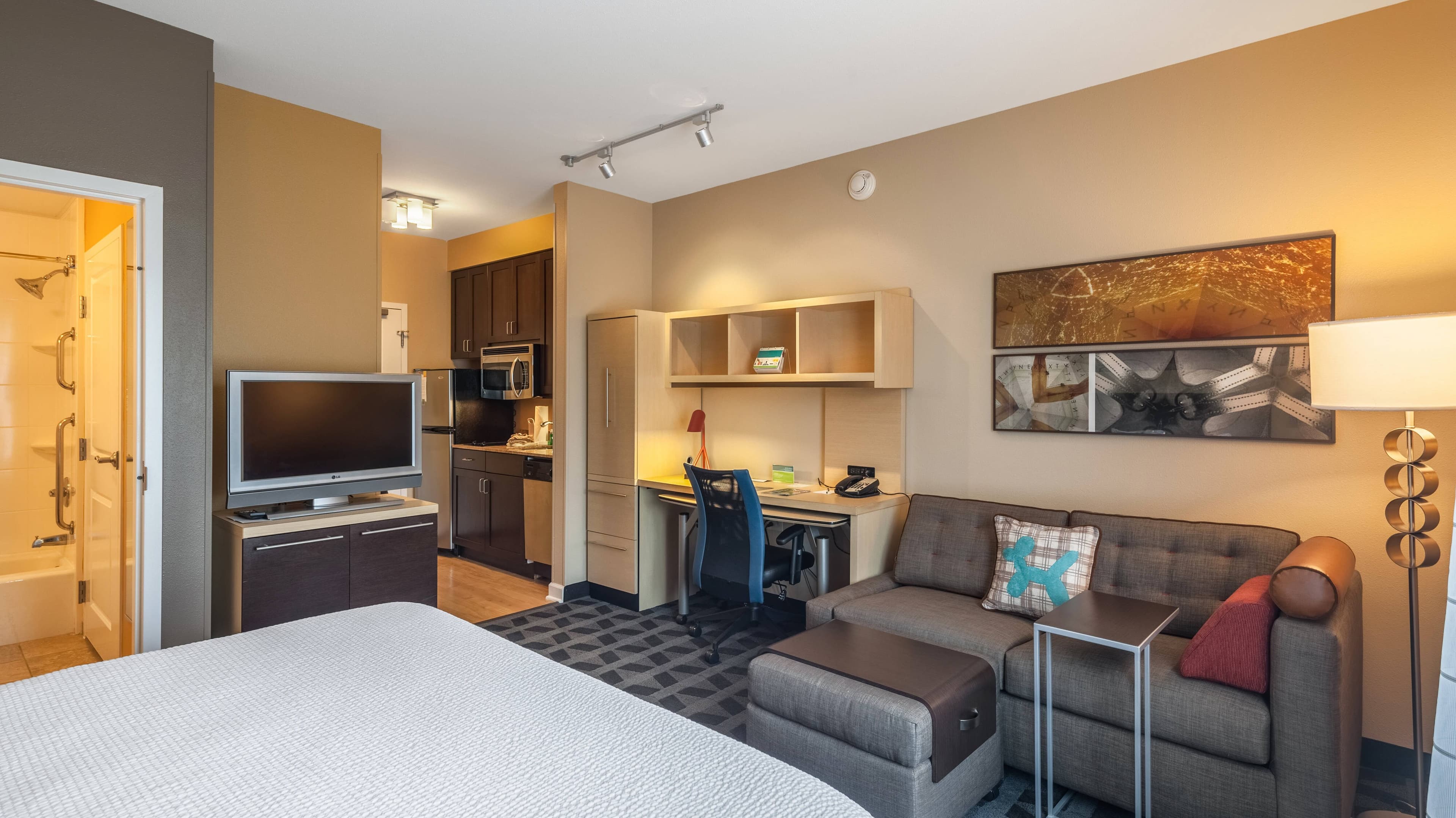 TownePlace Suites Jacksonville Butler Boulevard - Image 3