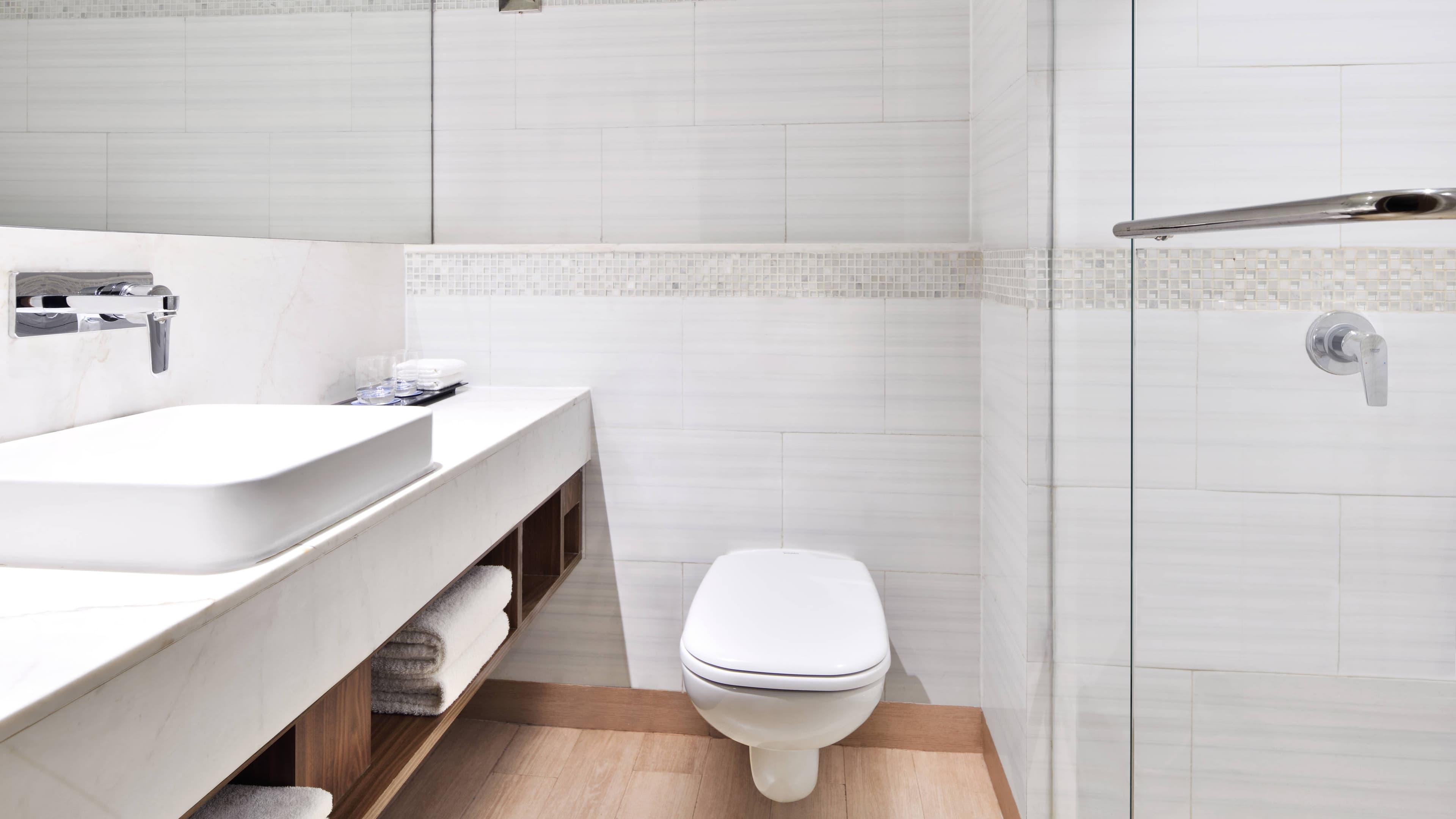 Fairfield Junior Suite - Image 6