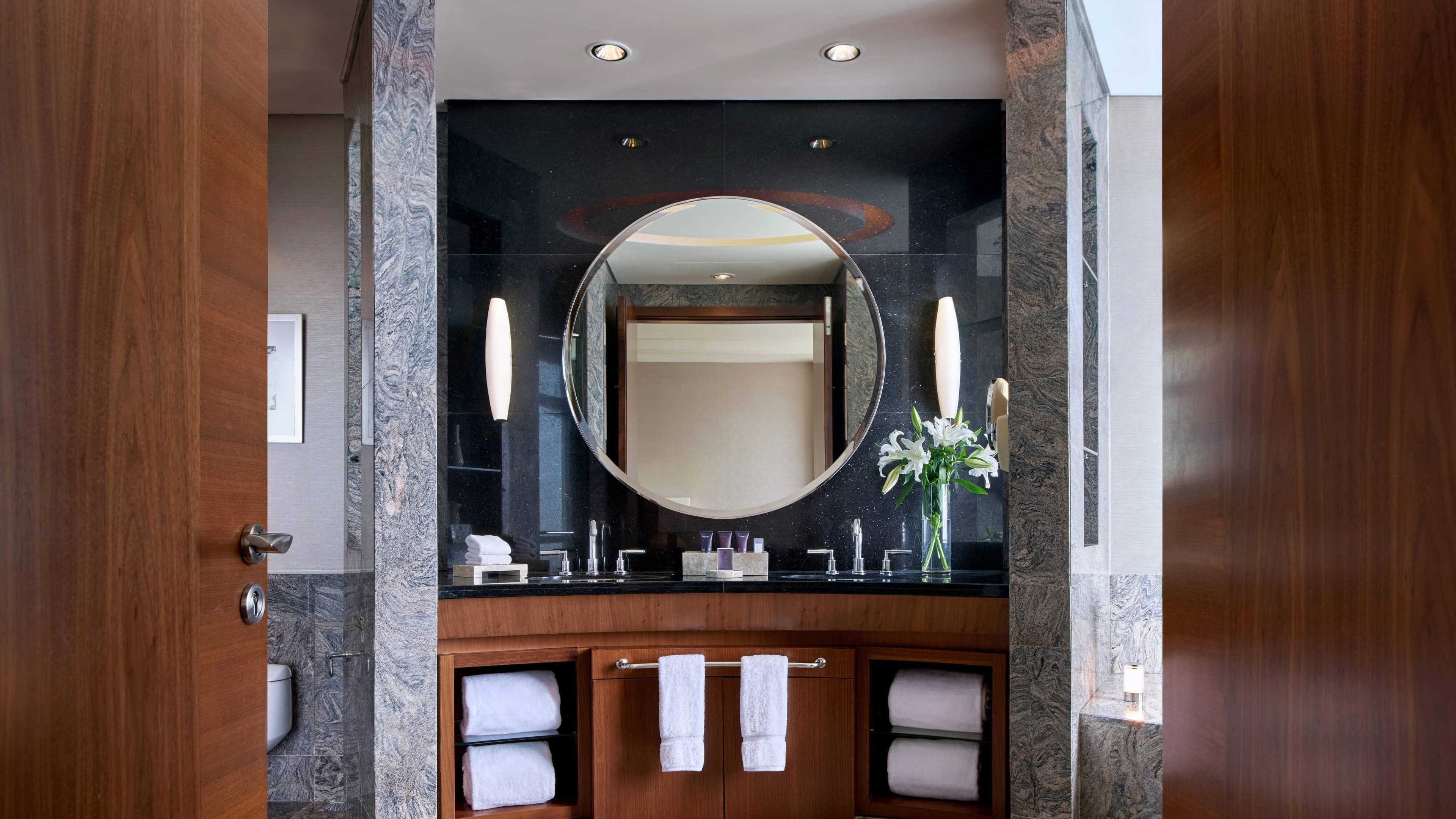 The Ritz-Carlton Jakarta, Pacific Place - Image 5