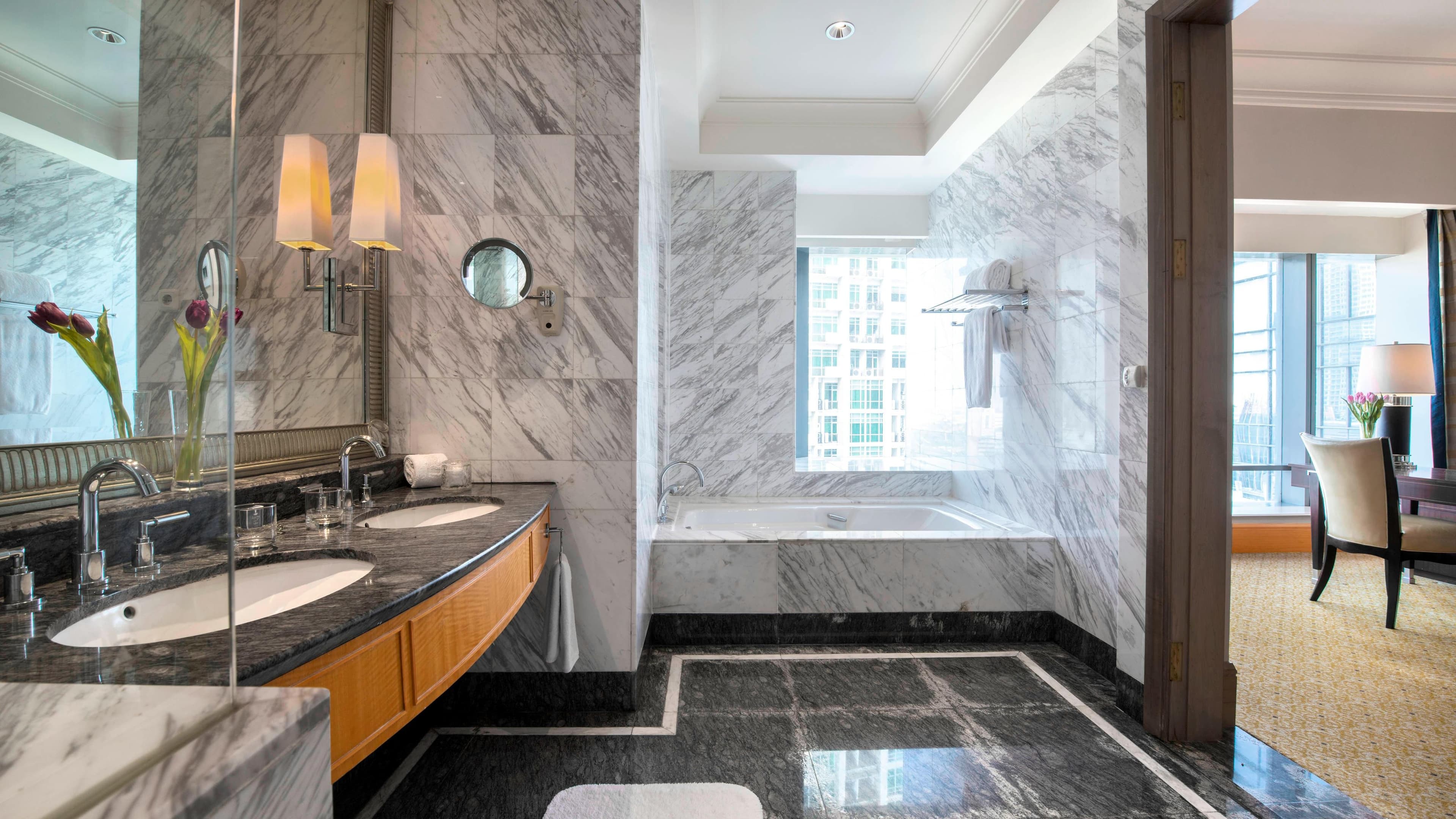 The Ritz-Carlton Jakarta, Mega Kuningan — 7