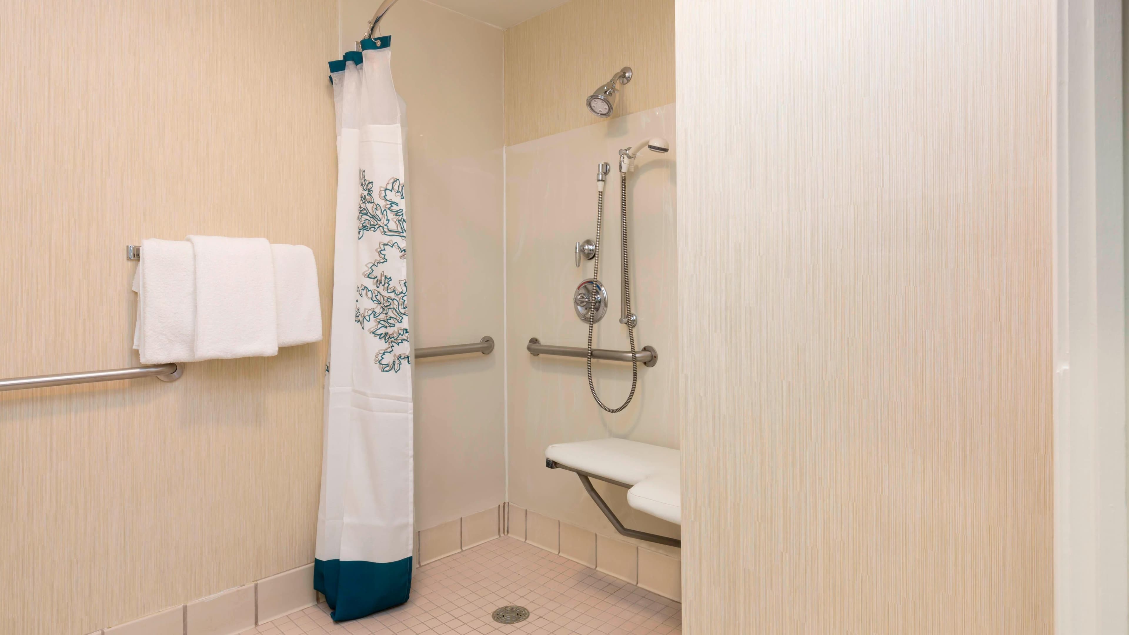 1 Bedroom 2 Room Suite - Image 6