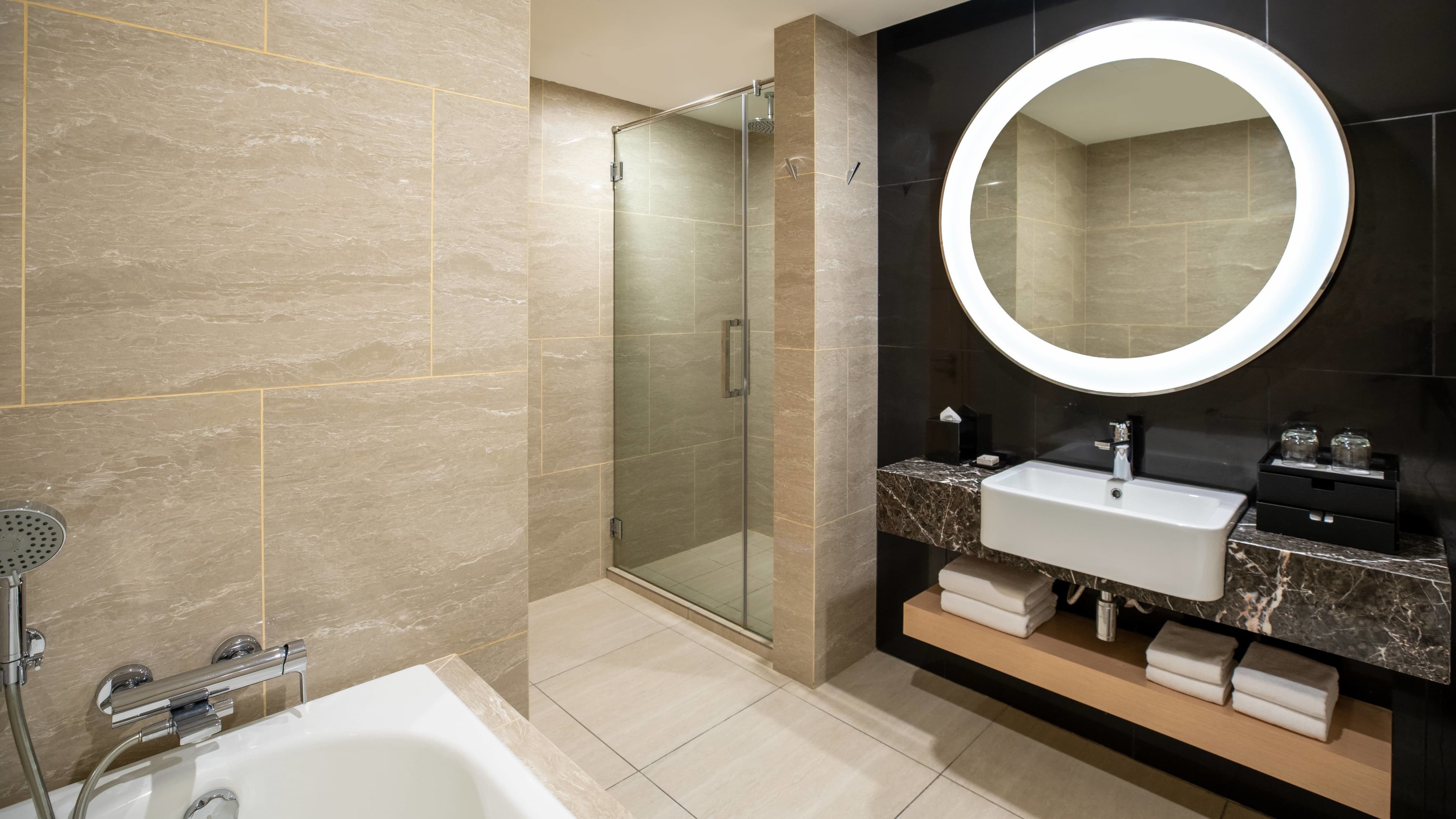 Renaissance Kuala Lumpur Hotel & Convention Centre - Image 5