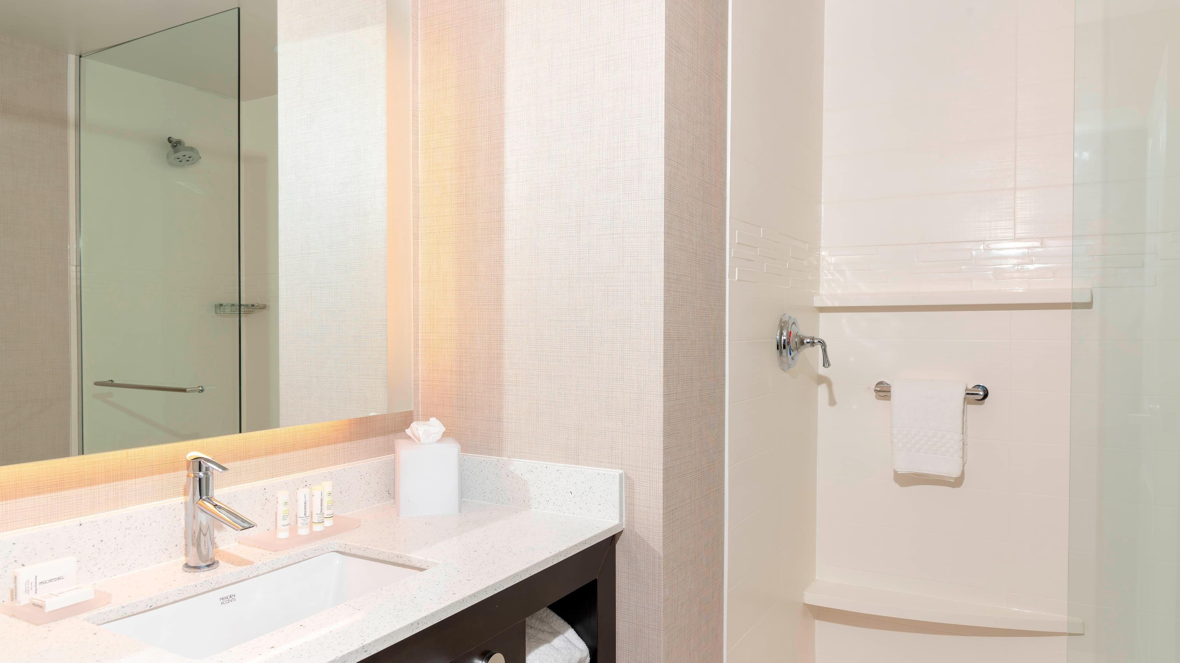 Studio King Suite - Image 10