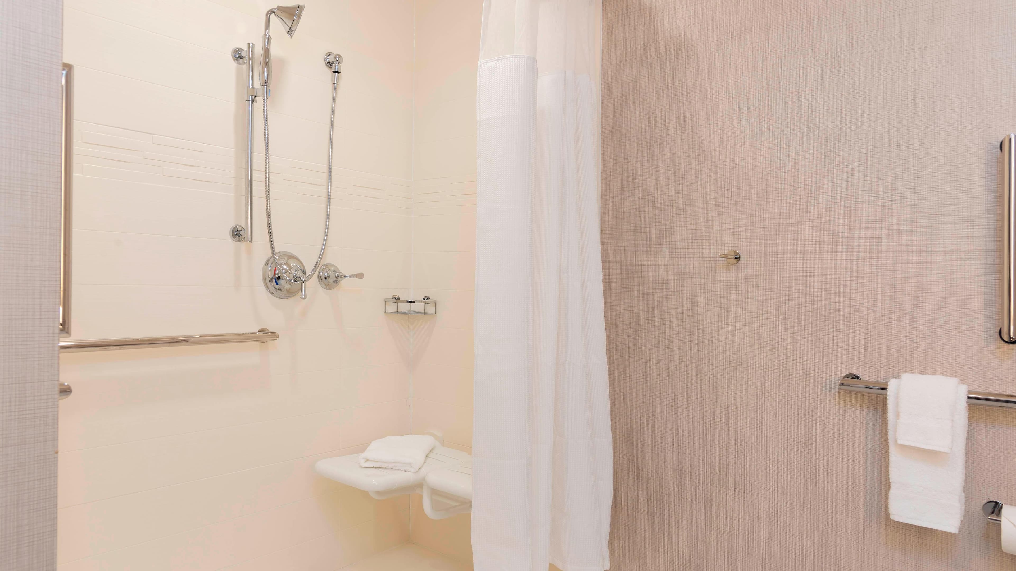 Studio King Suite - Image 12