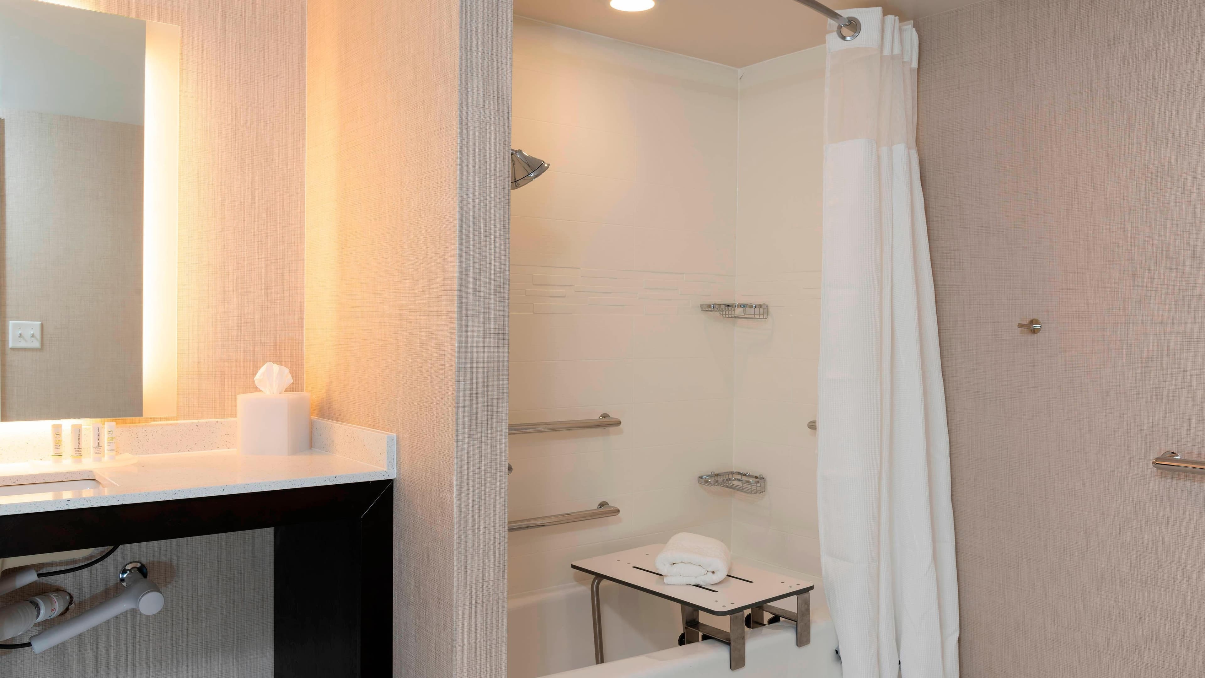 Studio King Suite - Image 13