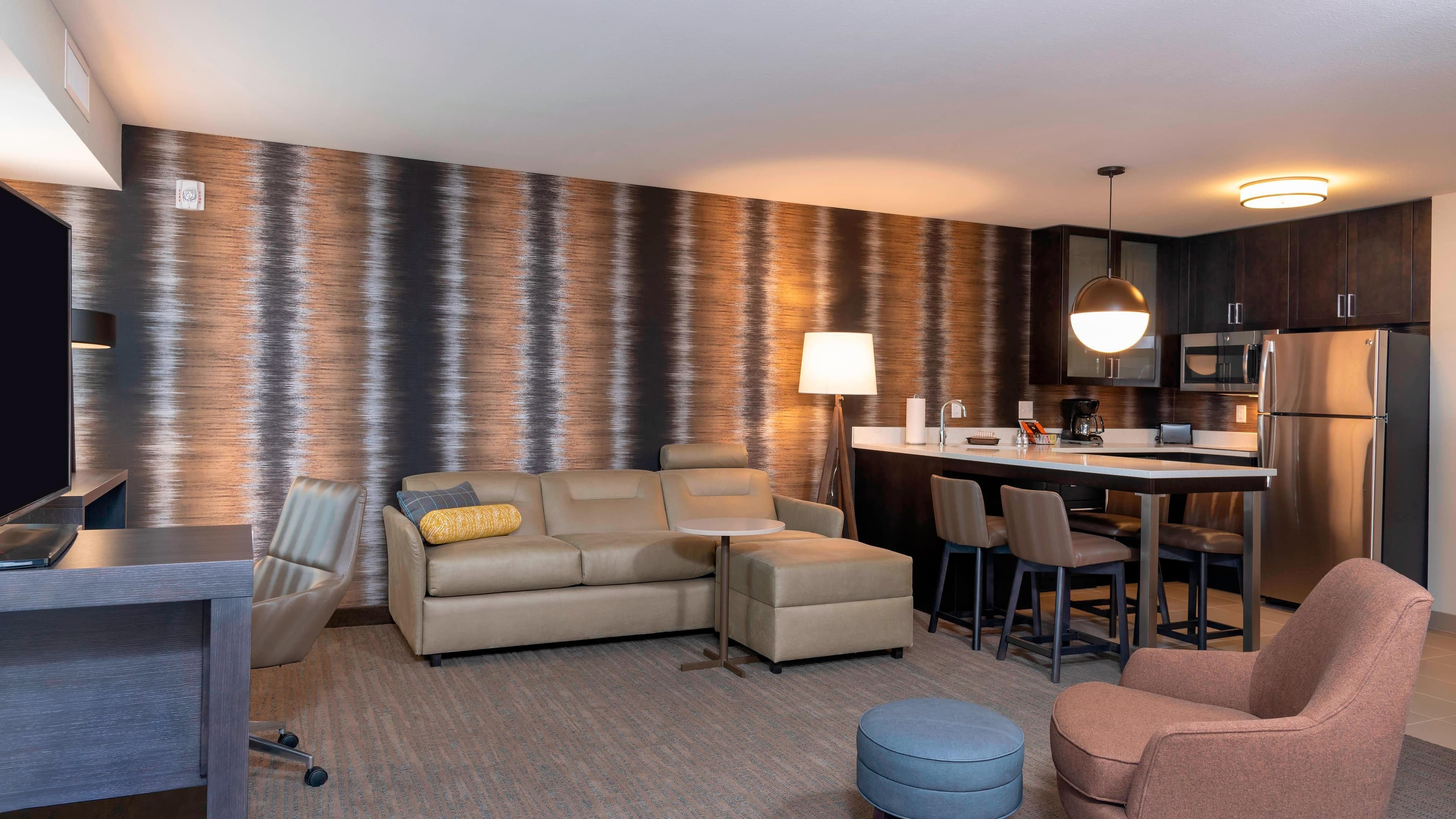 Studio King Suite - Image 7