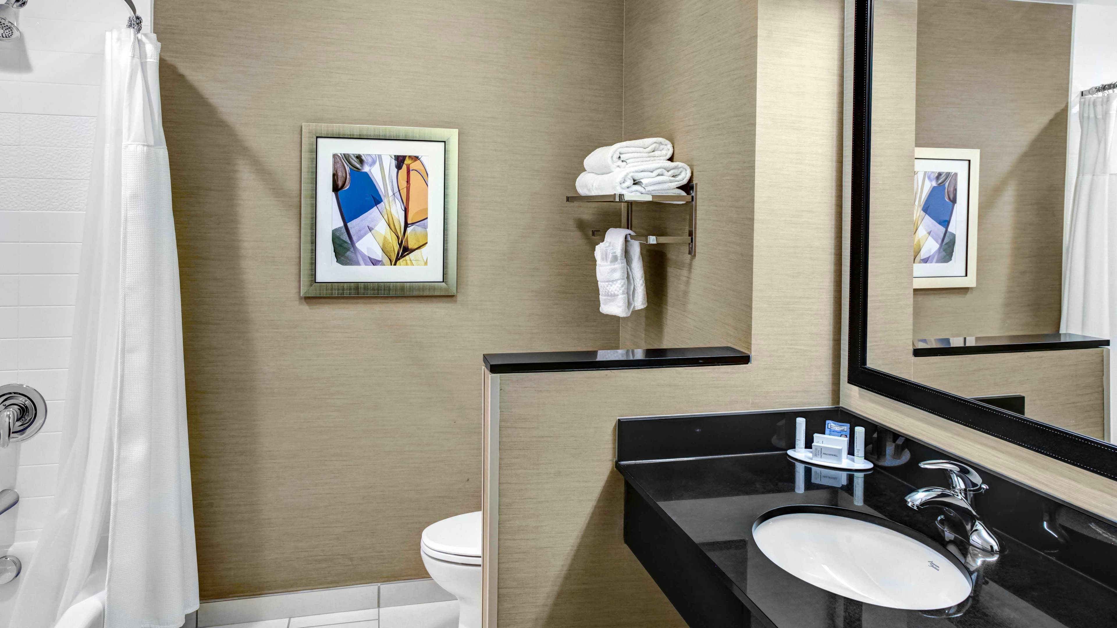 Fairfield Inn & Suites Lansing at Eastwood — 6