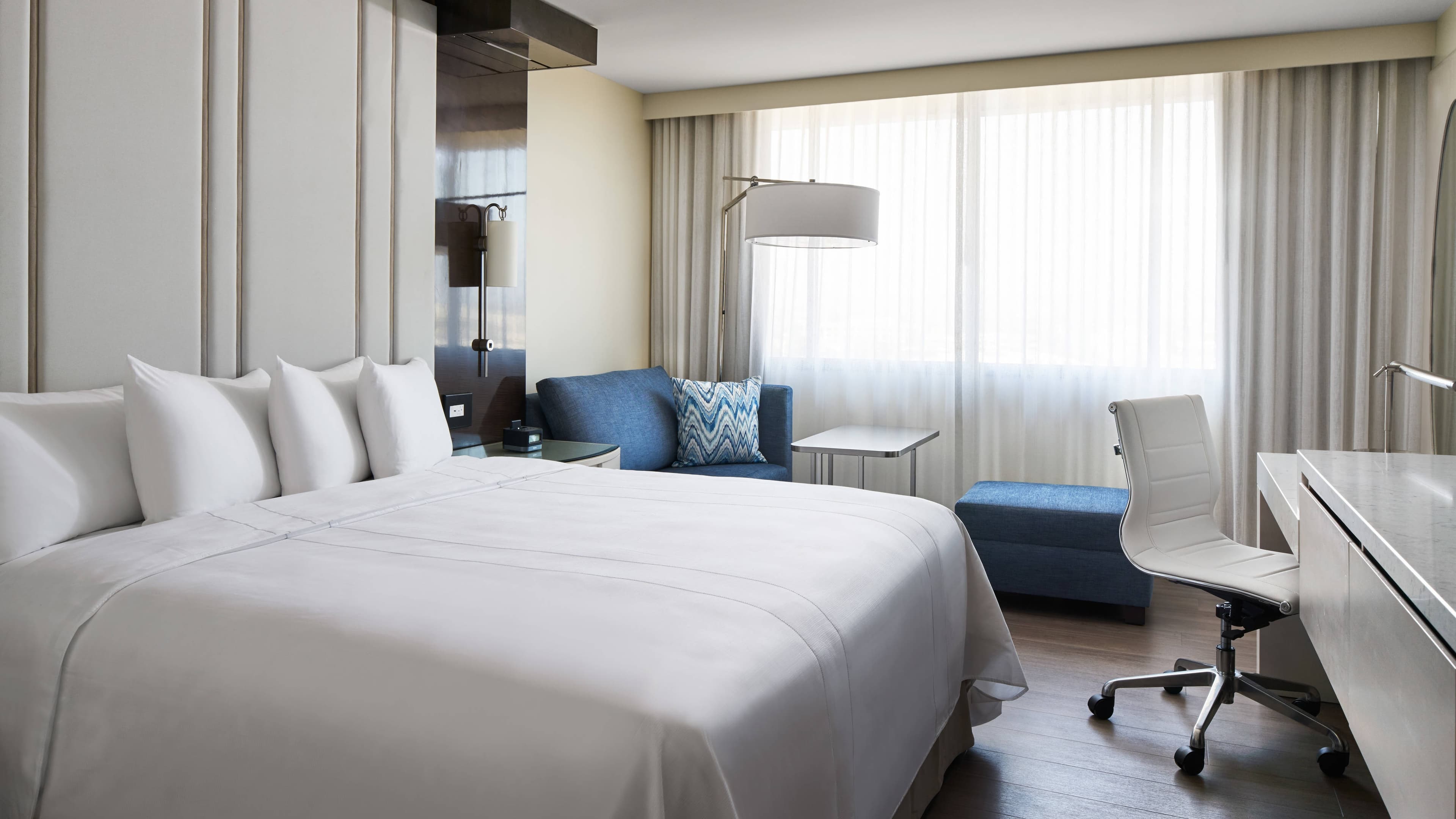 Irvine Marriott - Image 3