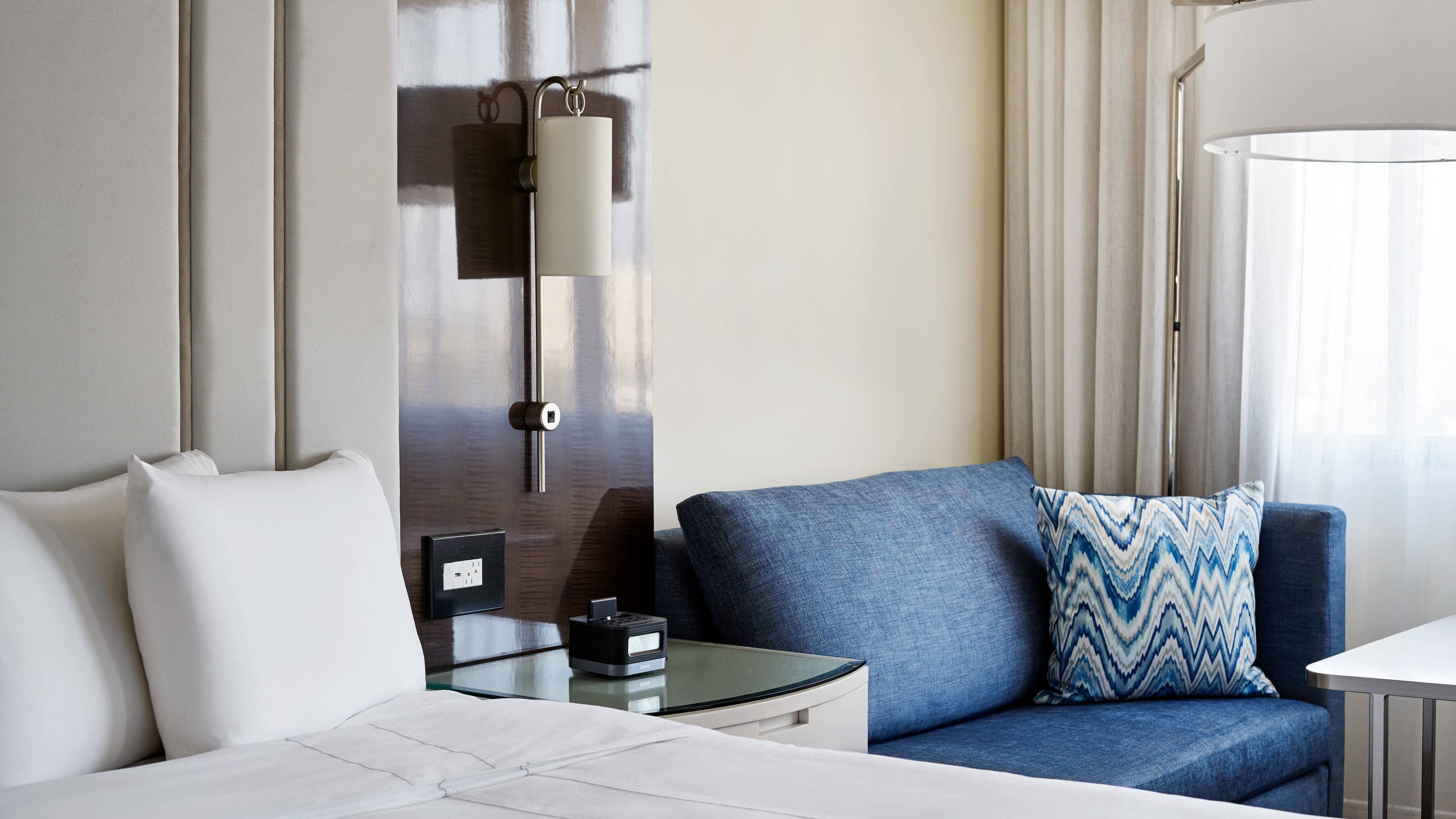 Irvine Marriott - Image 2