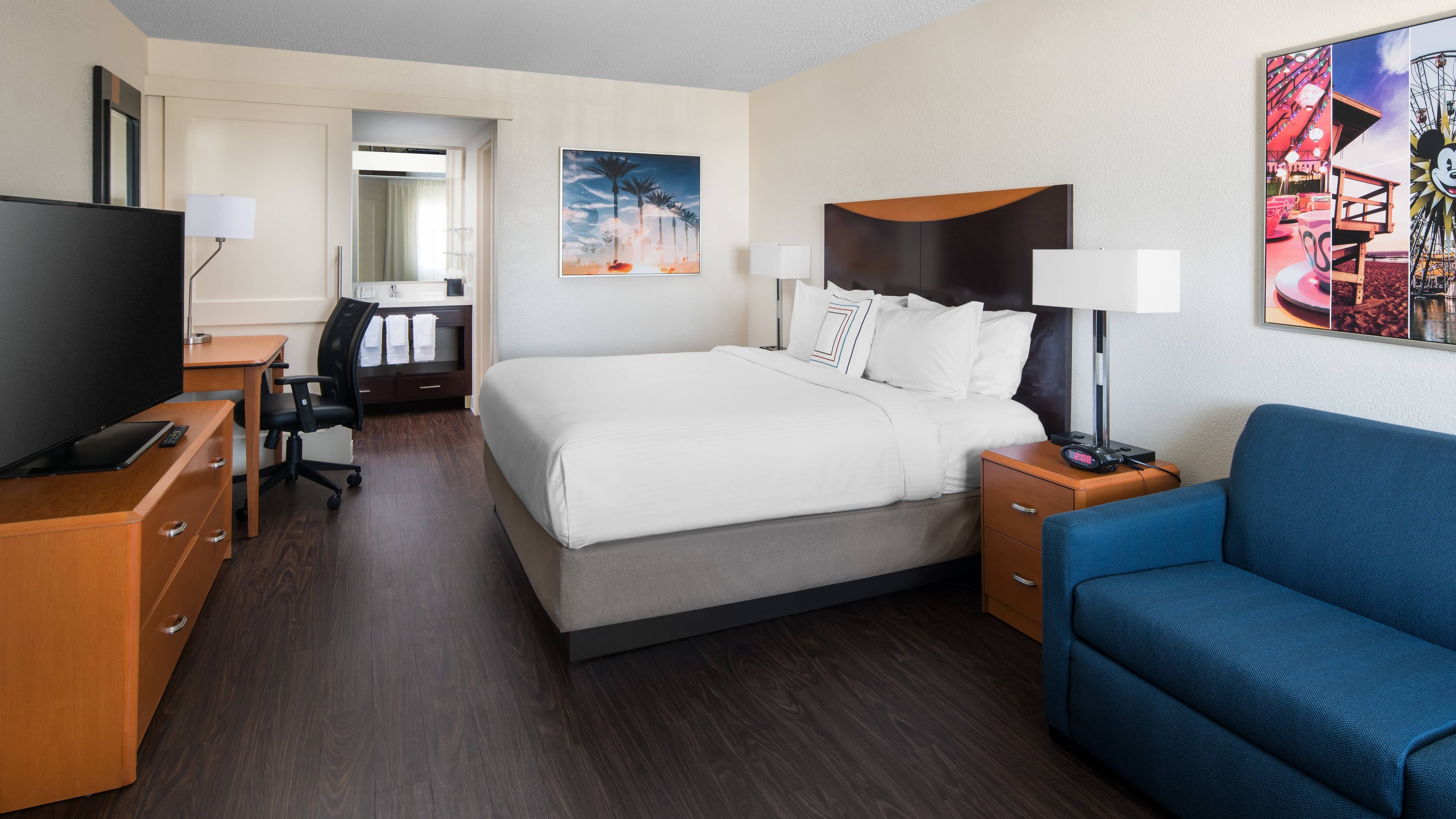 Fairfield Anaheim Resort - Image 2