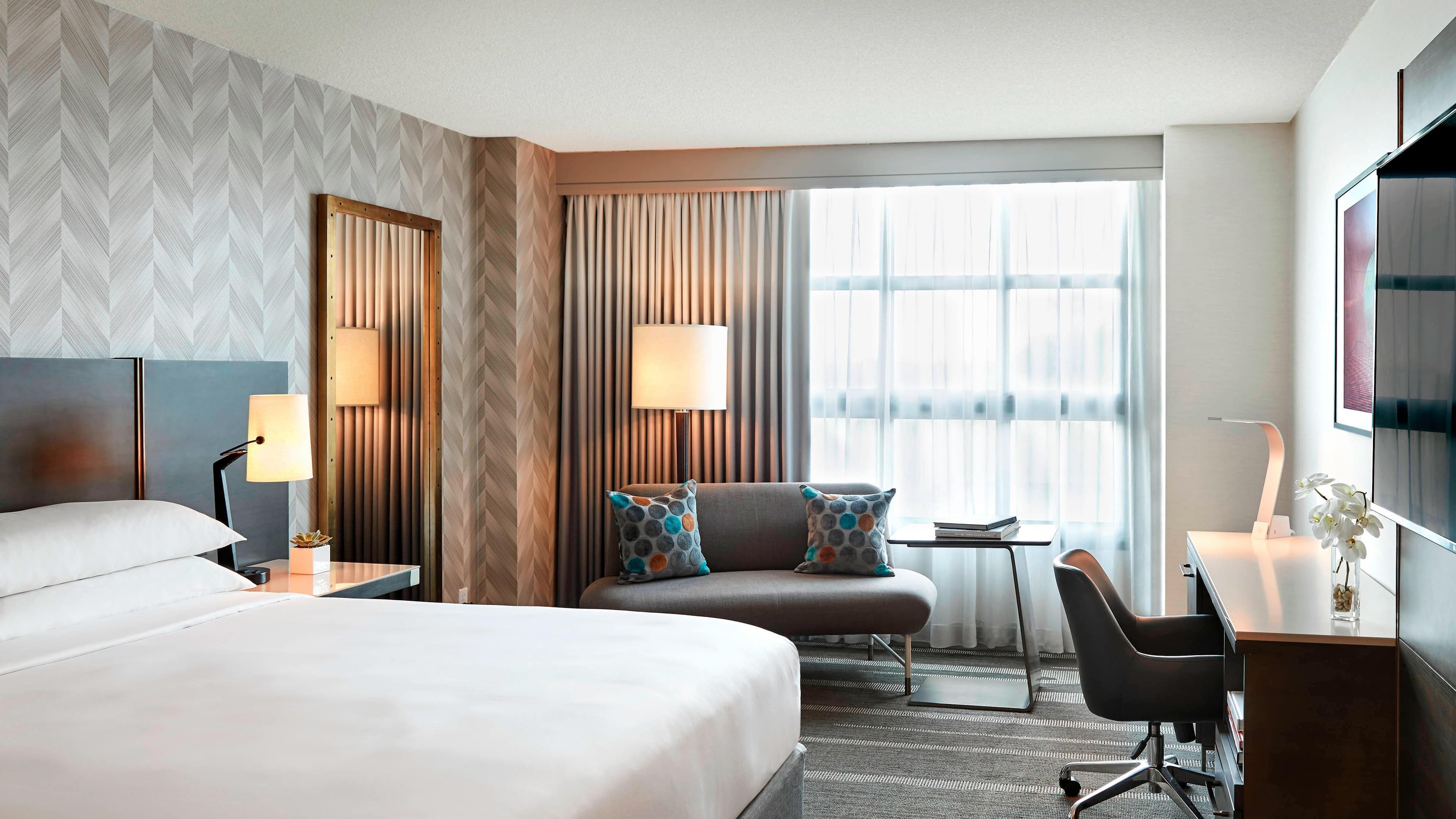 Renaissance Los Angeles Airport Hotel - Image 2