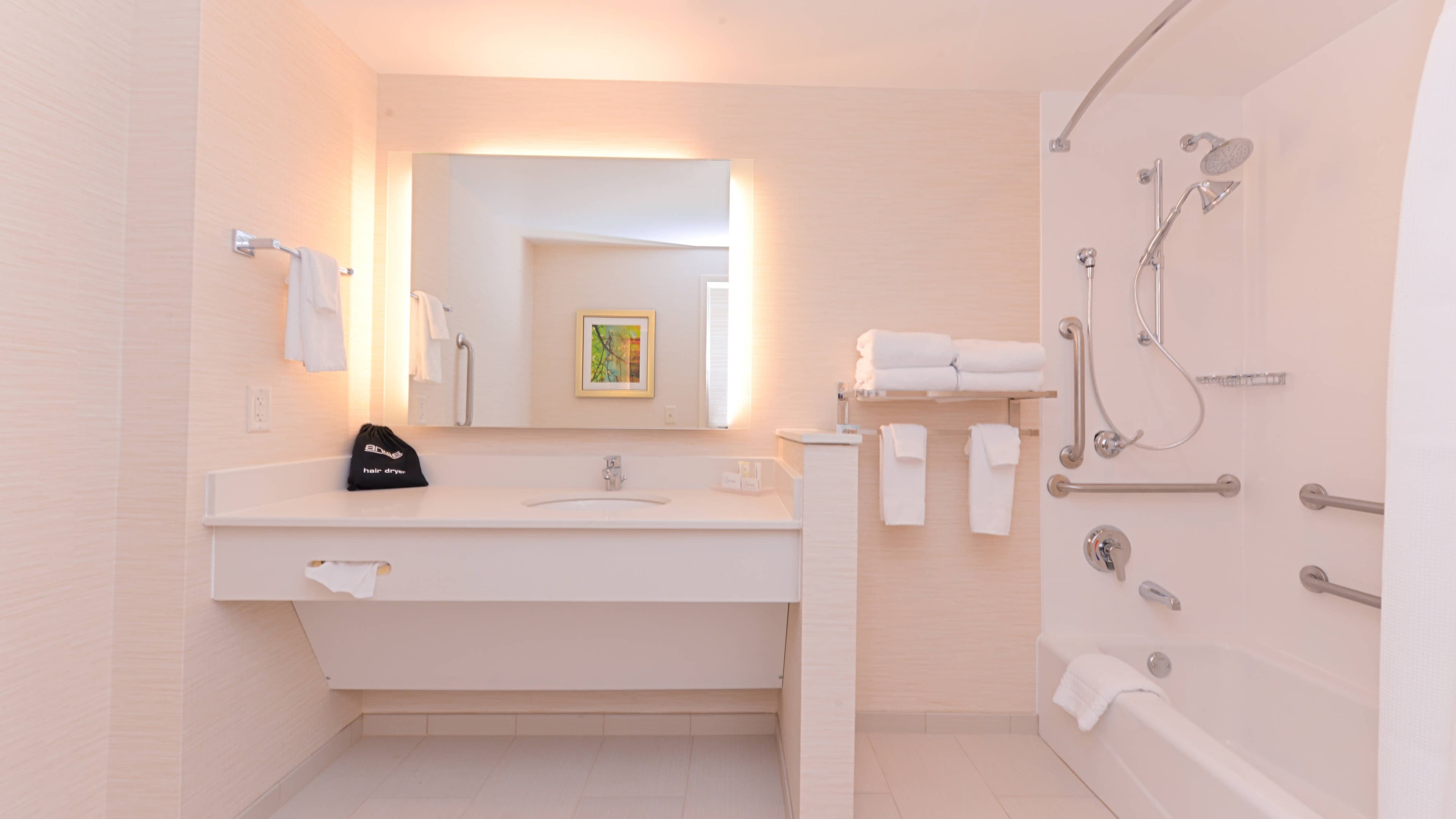 Fairfield Inn & Suites Plymouth White Mountains — 8