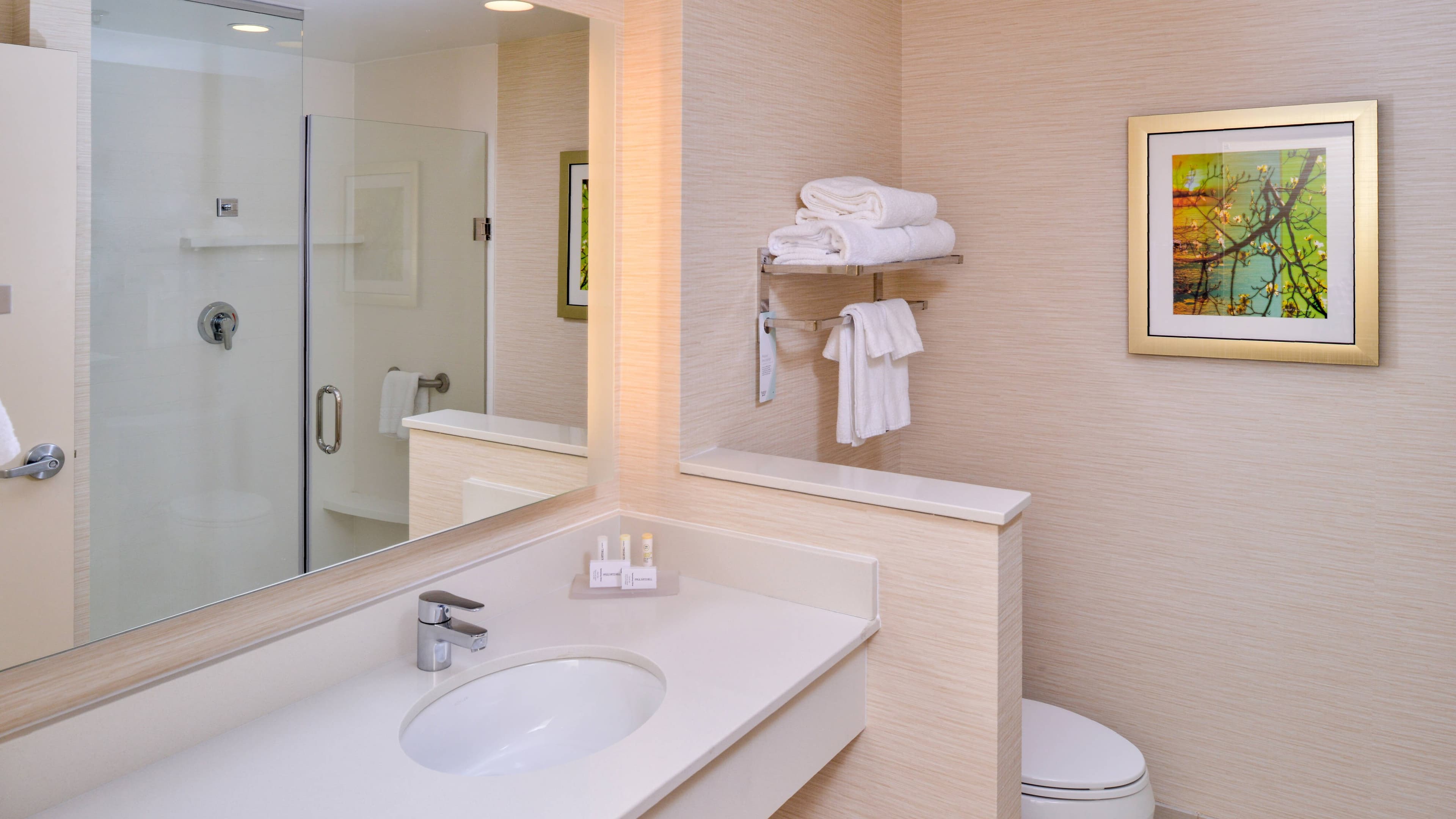 Fairfield Inn & Suites Plymouth White Mountains - Image 5