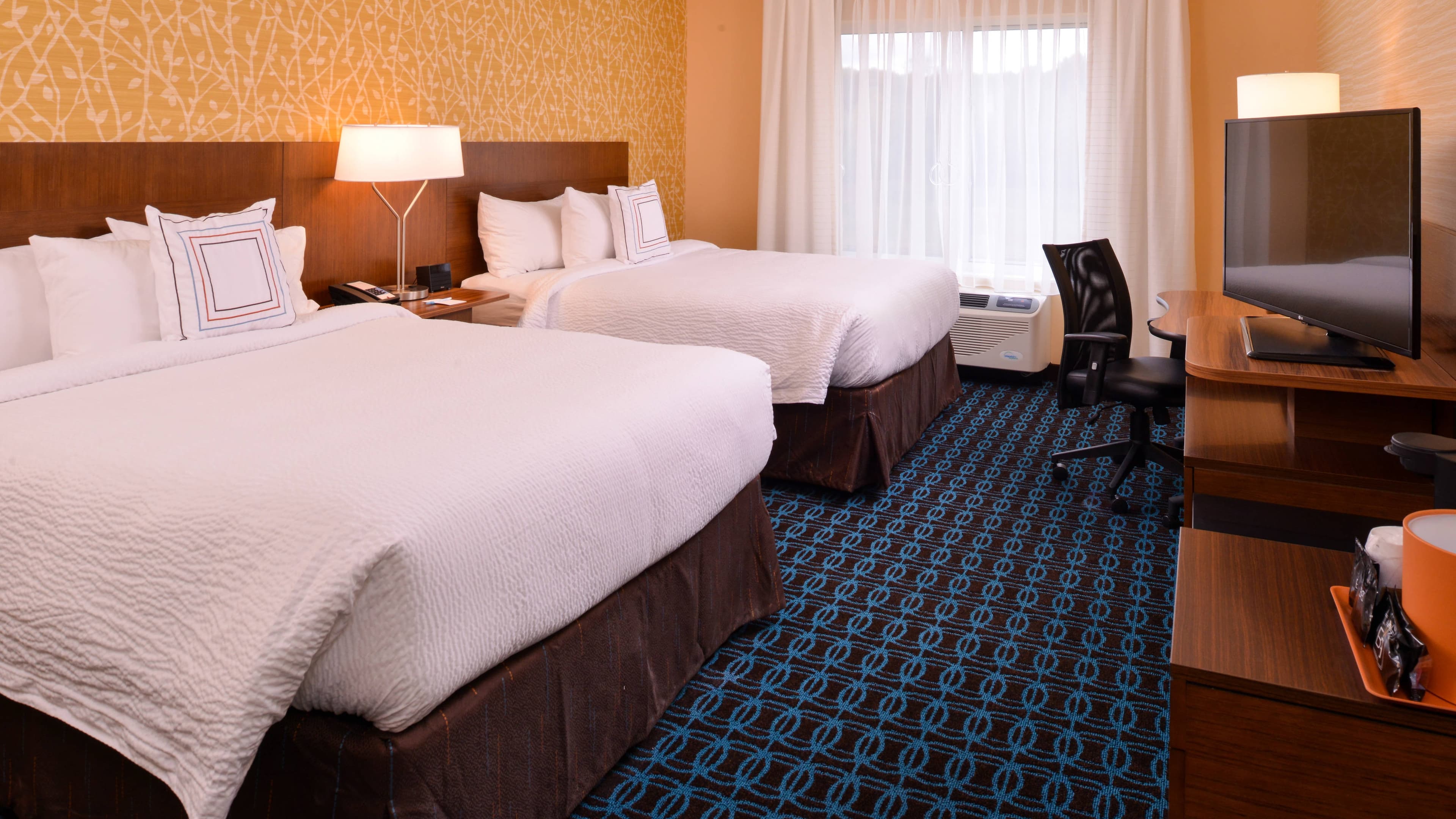 Fairfield Inn & Suites Plymouth White Mountains — 10