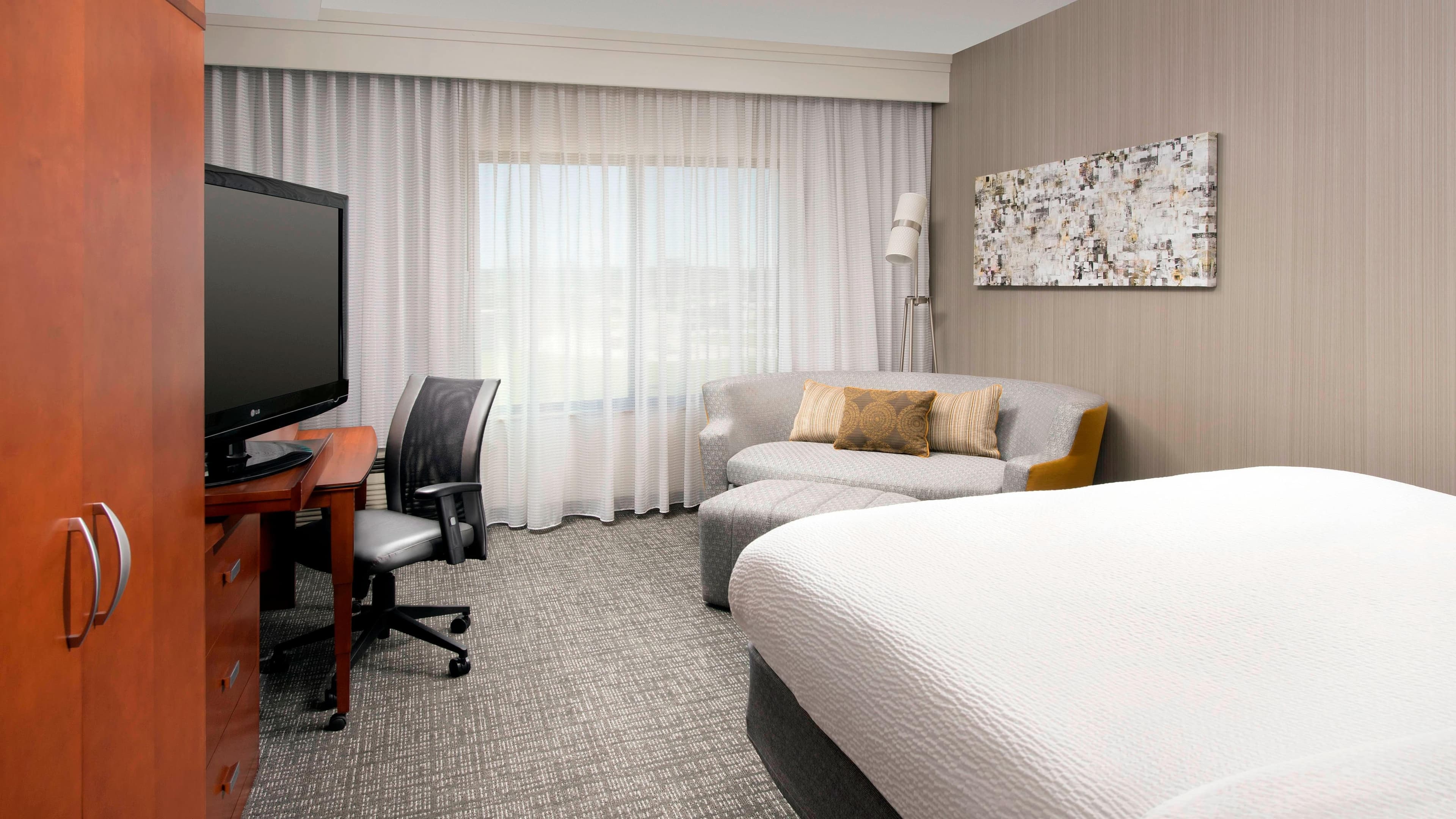 1 King Bed and Sofabed - Image 1