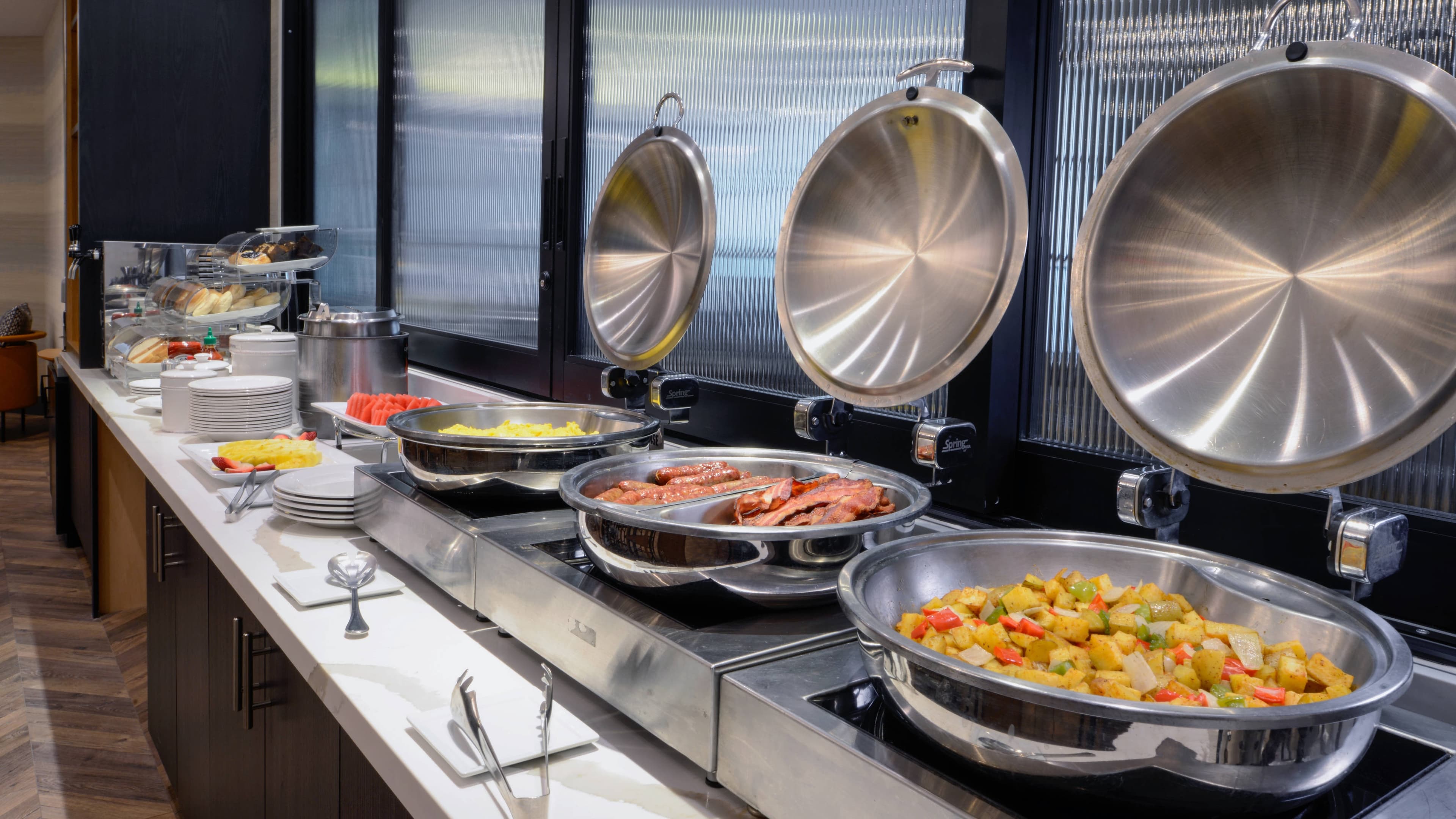 Long Beach Marriott - Image 5