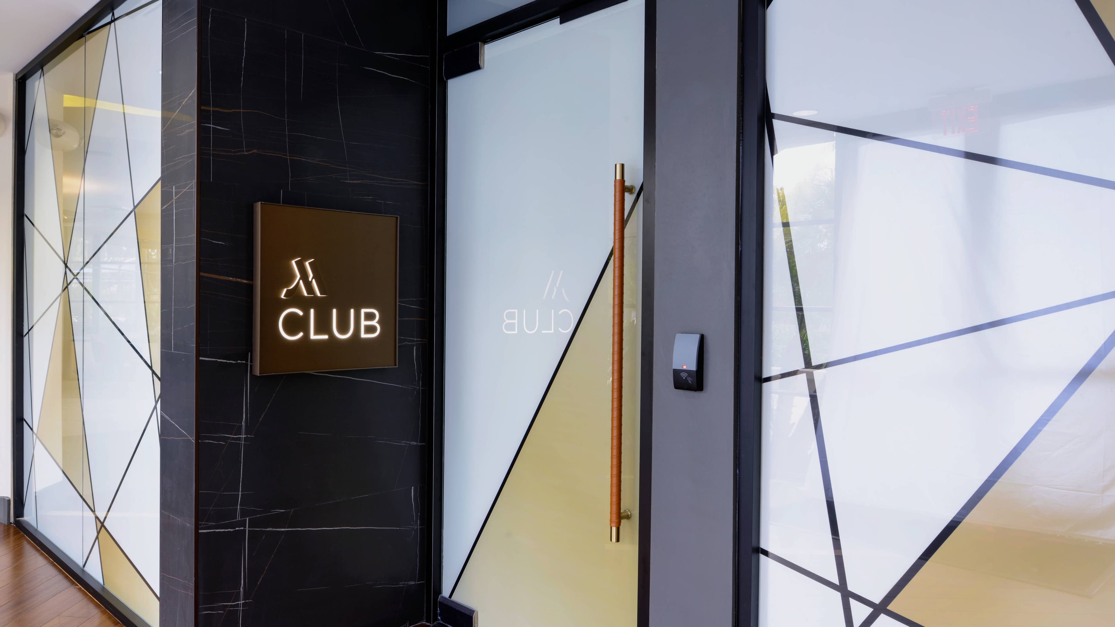 Long Beach Marriott - Image 2