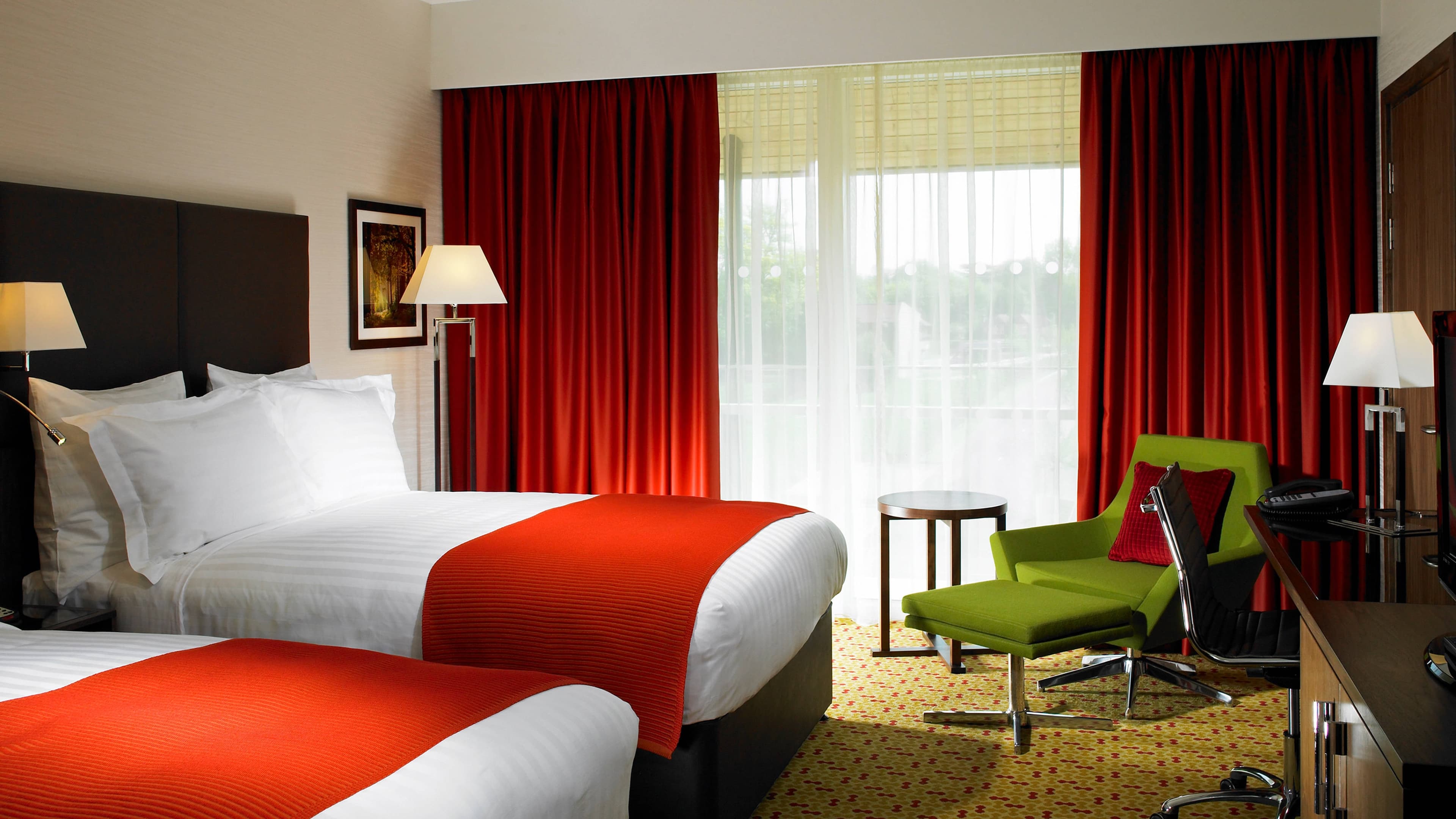 Lingfield Park Marriott Hotel & Country Club - Image 2