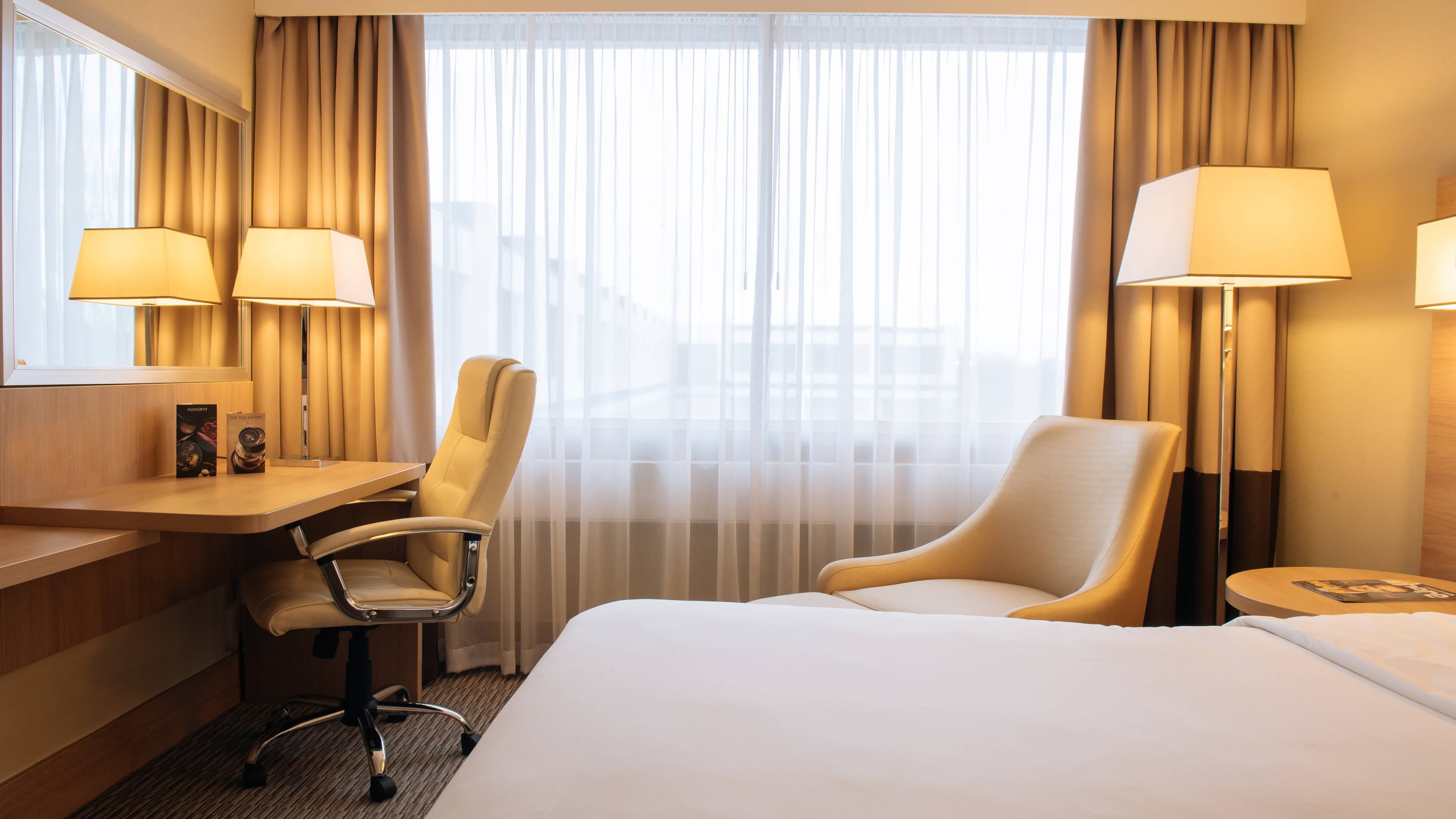 Renaissance London Heathrow Hotel - Image 3