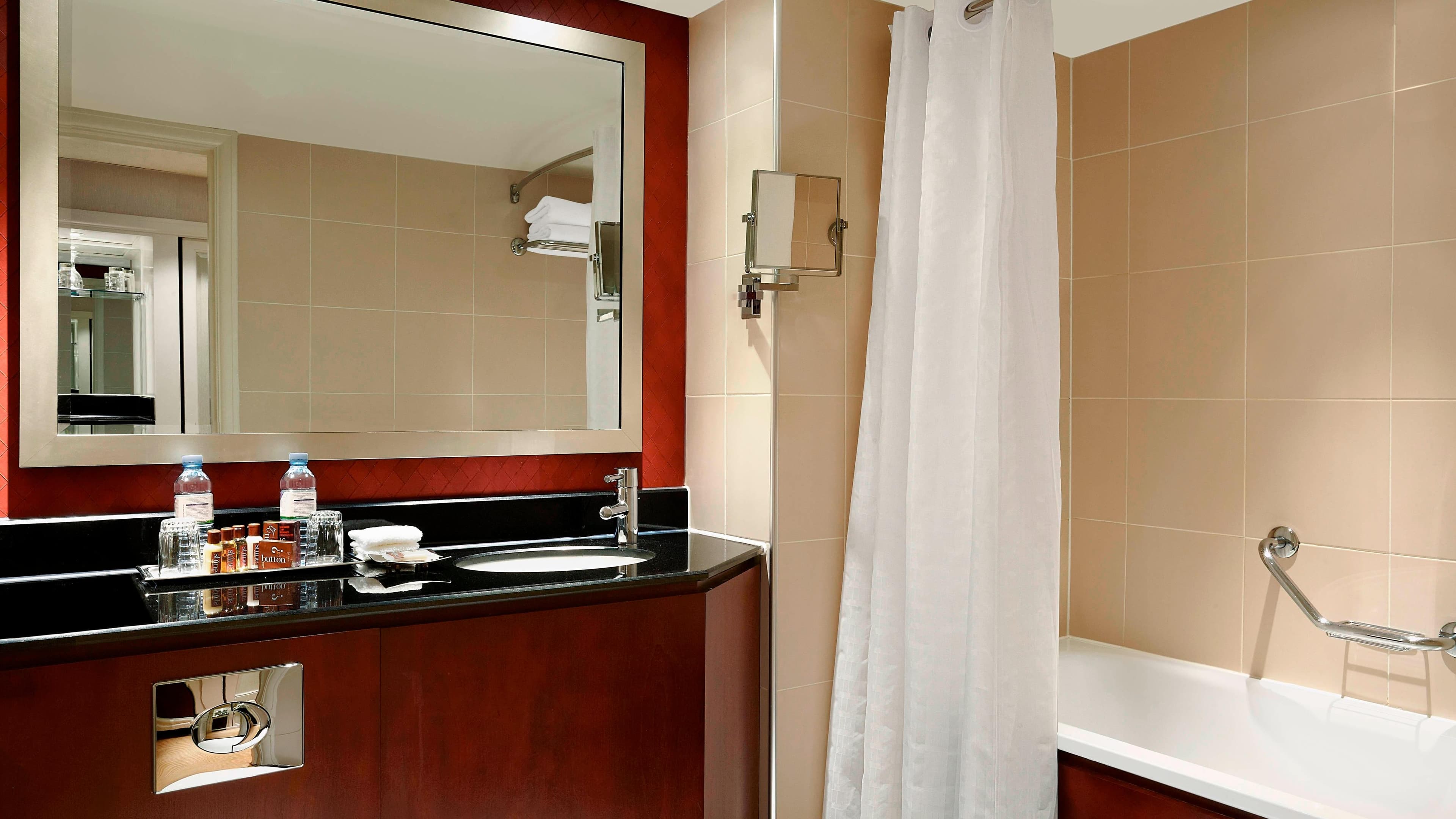 Club Room - Image 5