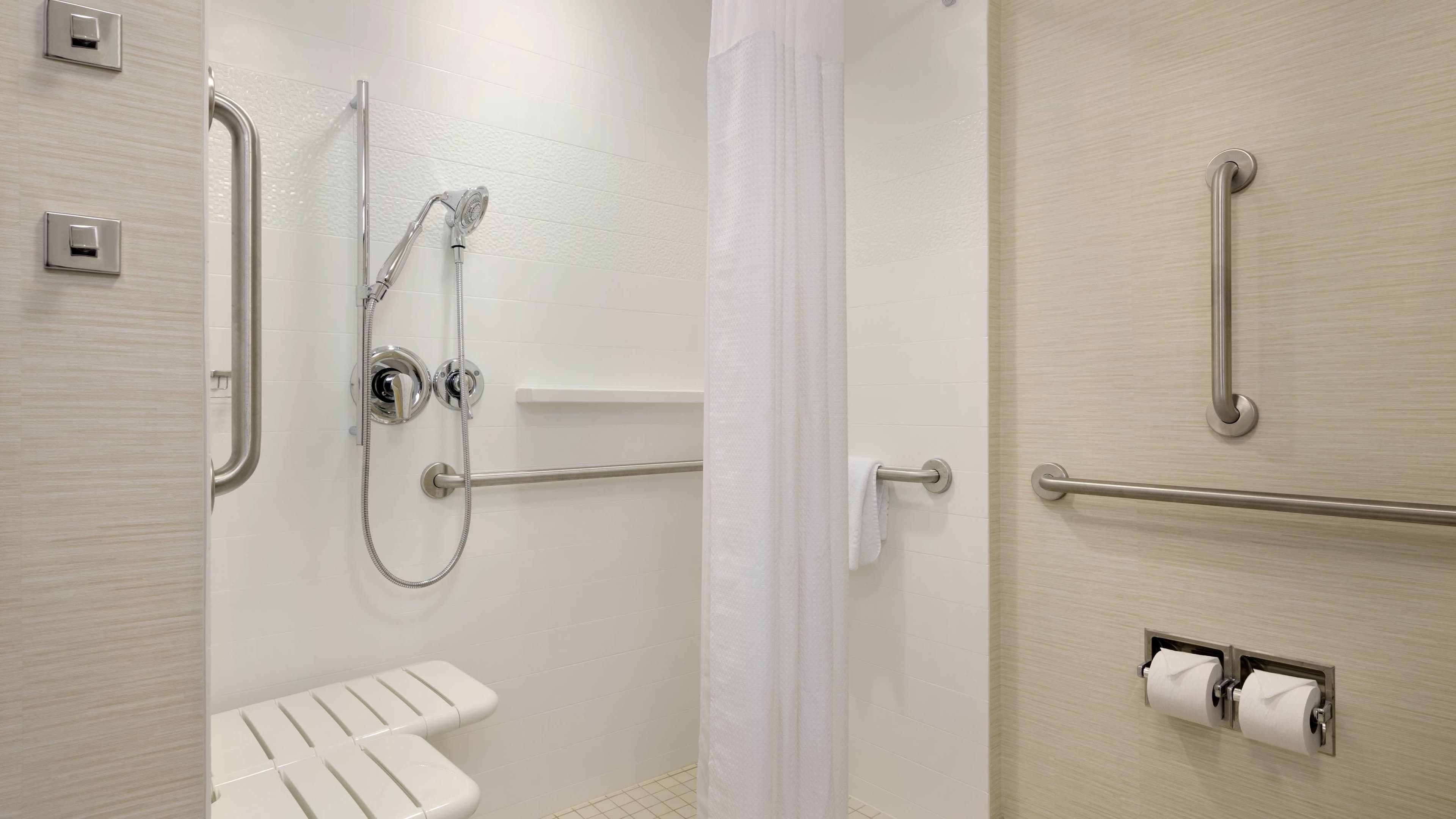 Fairfield Inn & Suites Lancaster East at The Outlets — 14