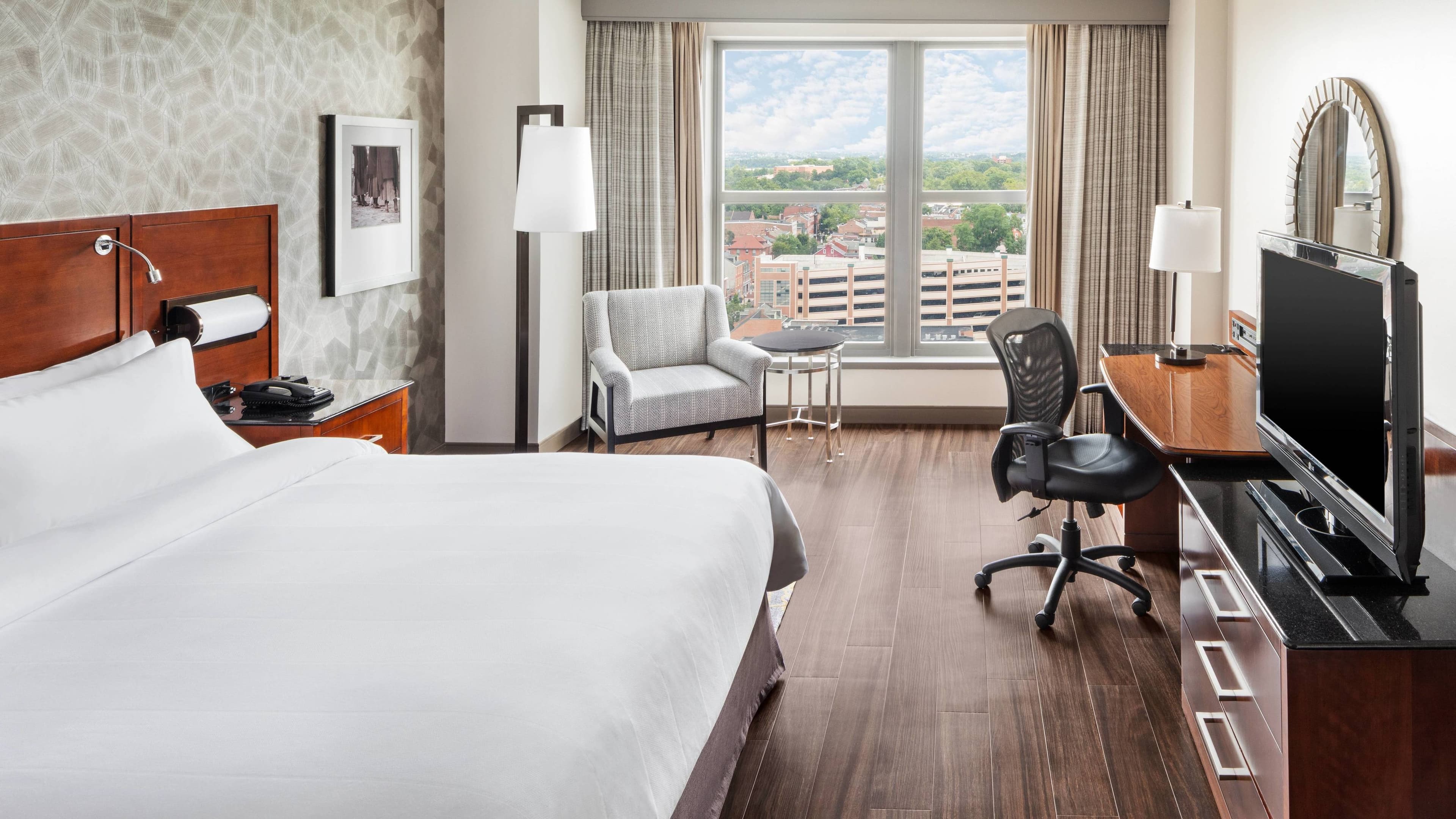 Lancaster Marriott at Penn Square - Image 5