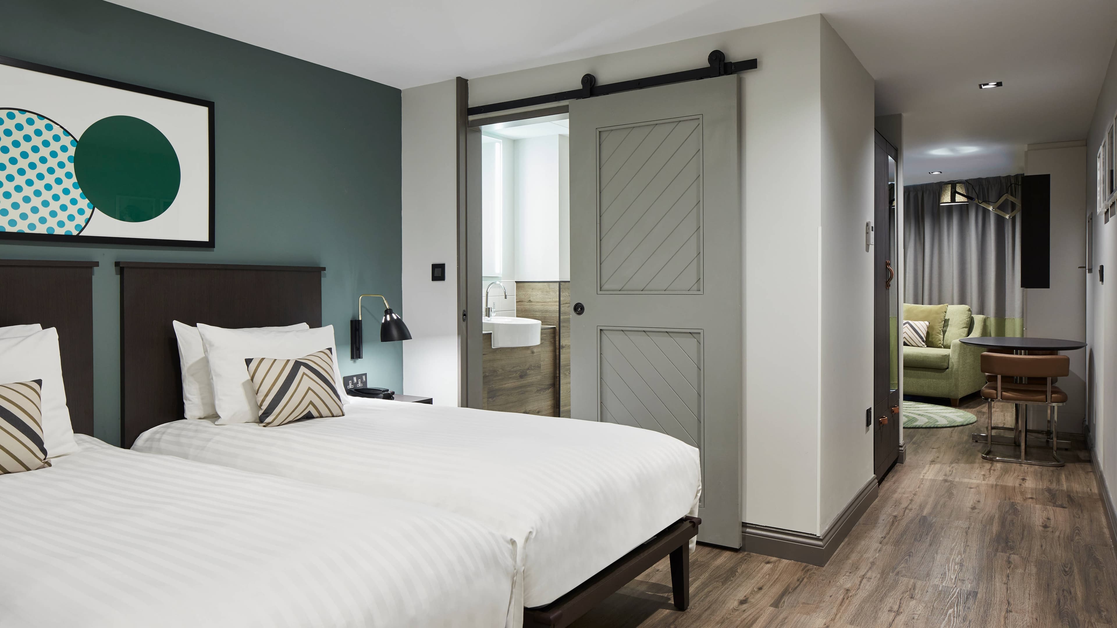 Twin Bedroom Open Plan - Image 2