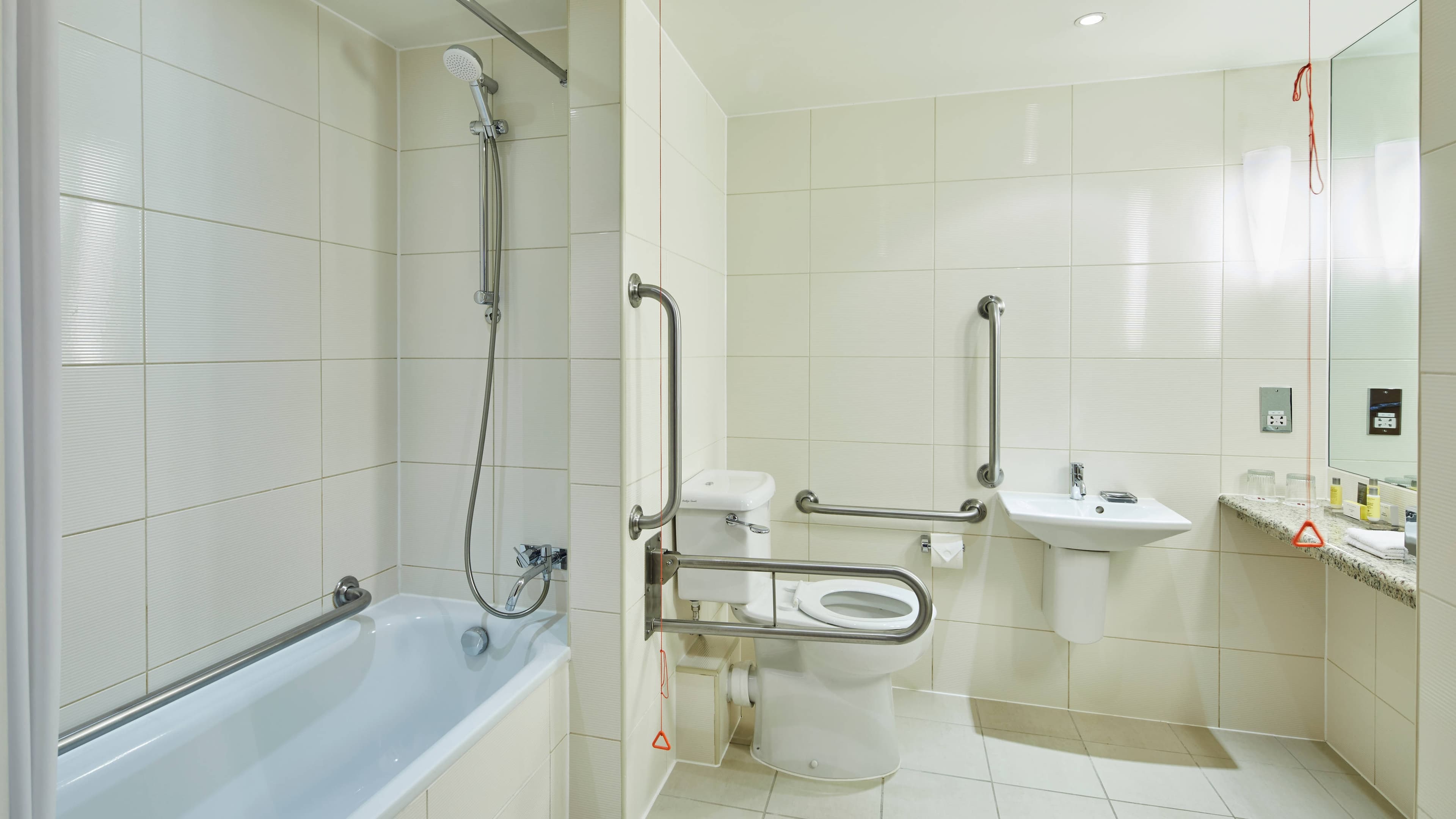 Deluxe Room - Image 7