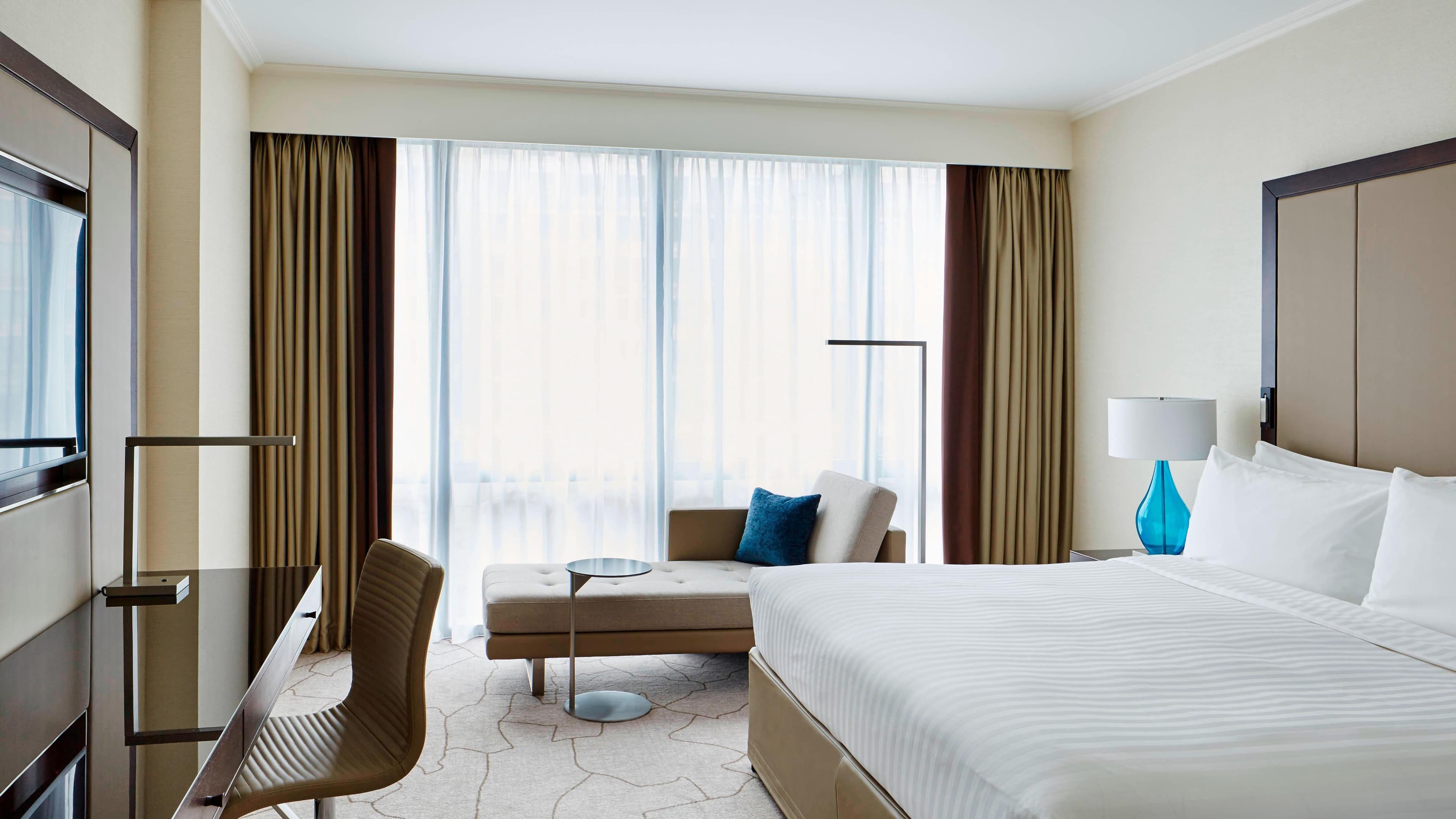 Deluxe Room - Image 2