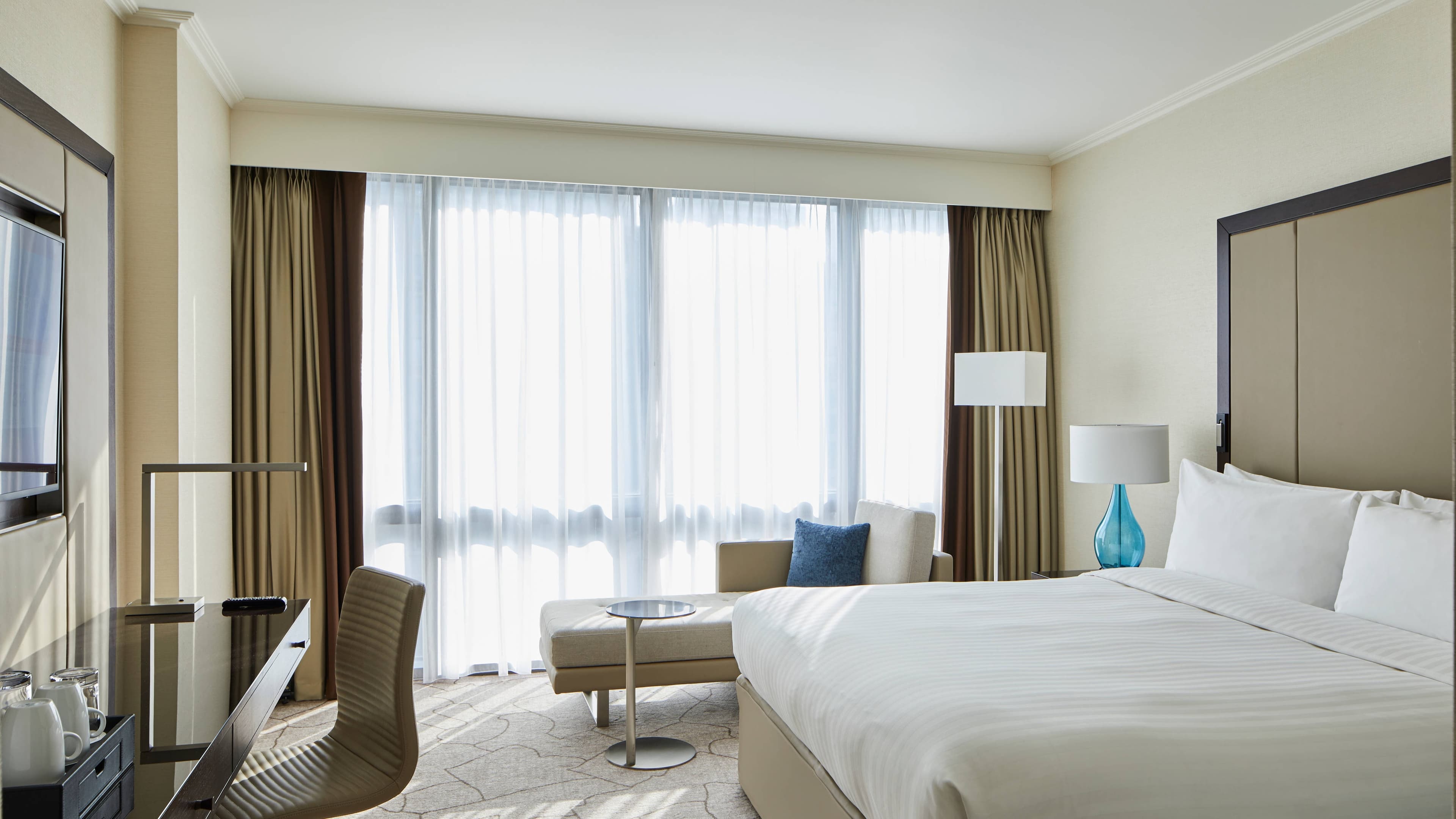 Deluxe Room - Image 1