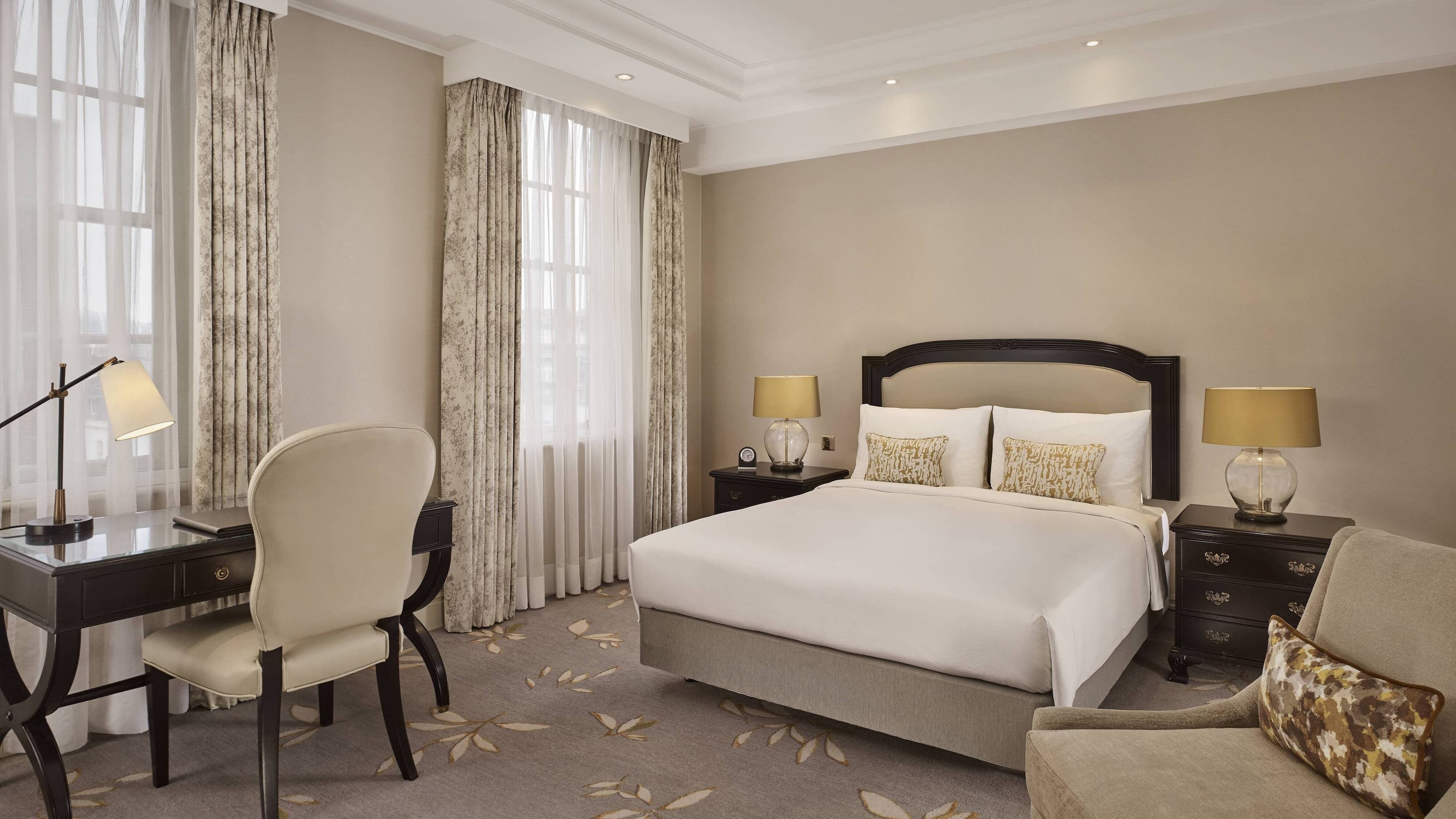 Deluxe Room - Image 2