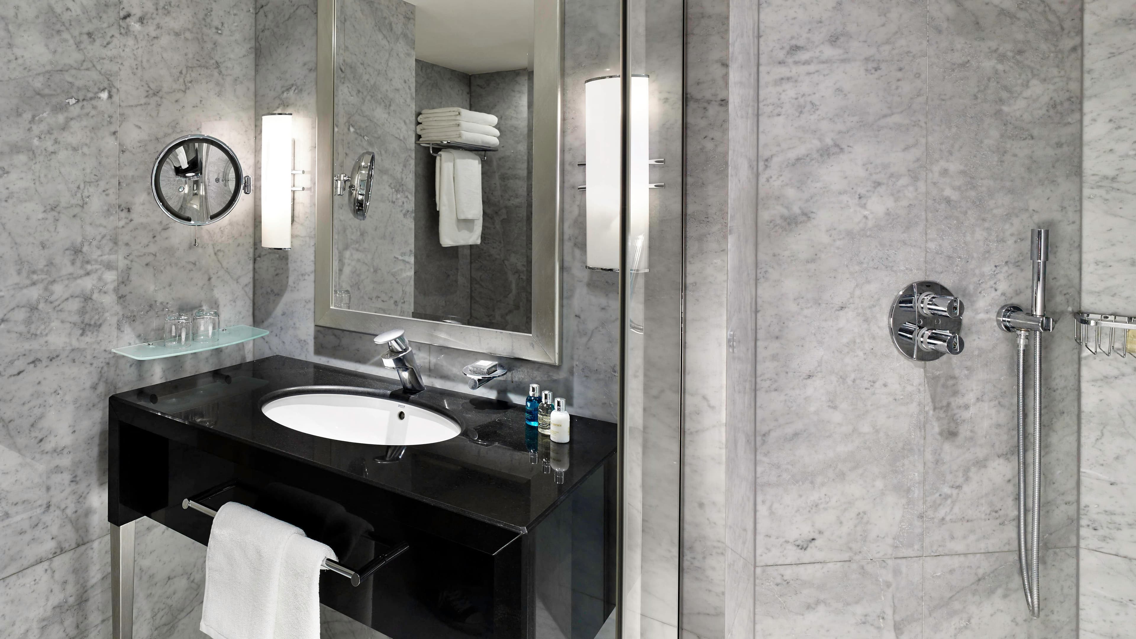 Executive Suite - Image 3