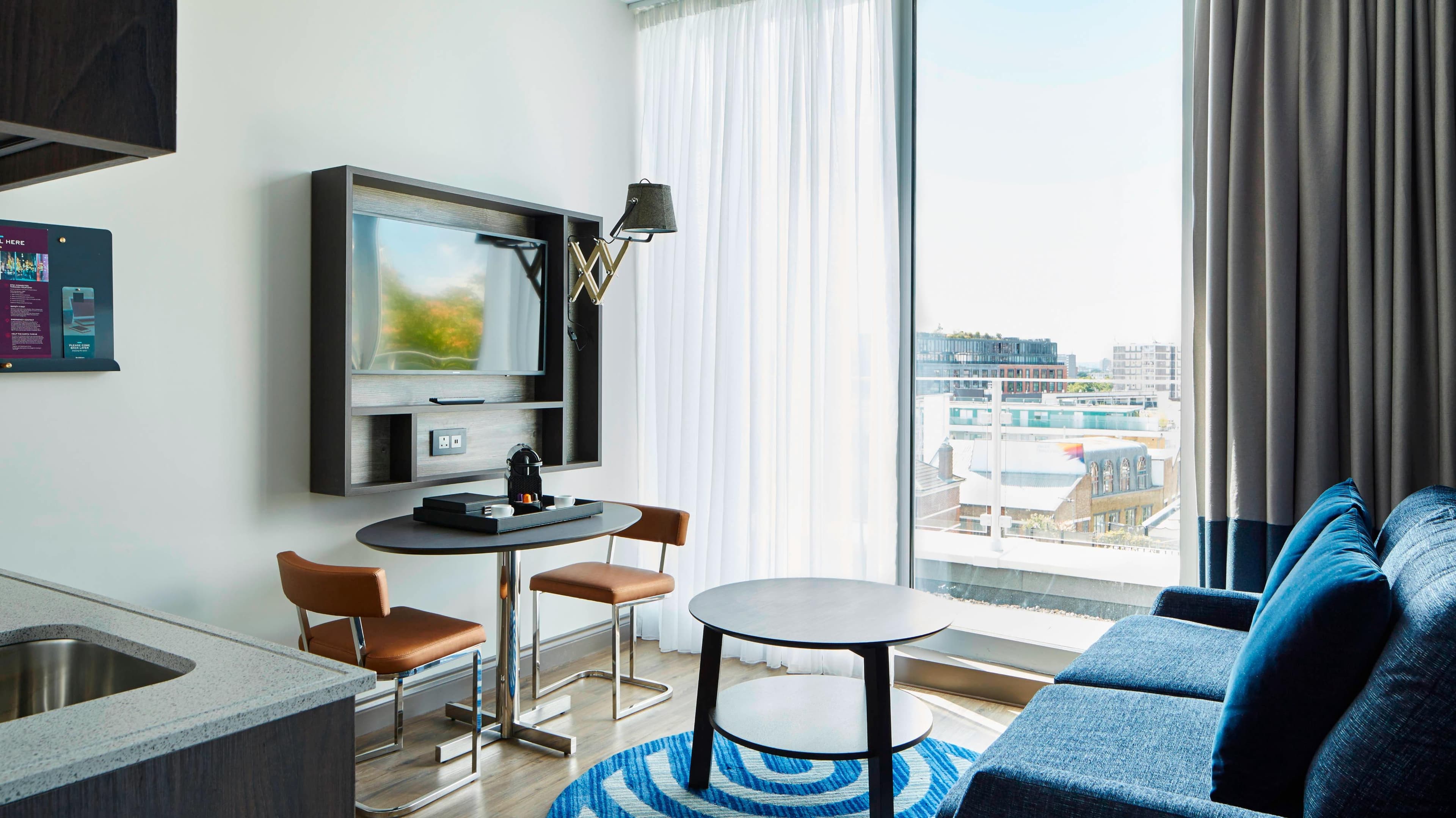 One Bedroom Open Plan - Image 2